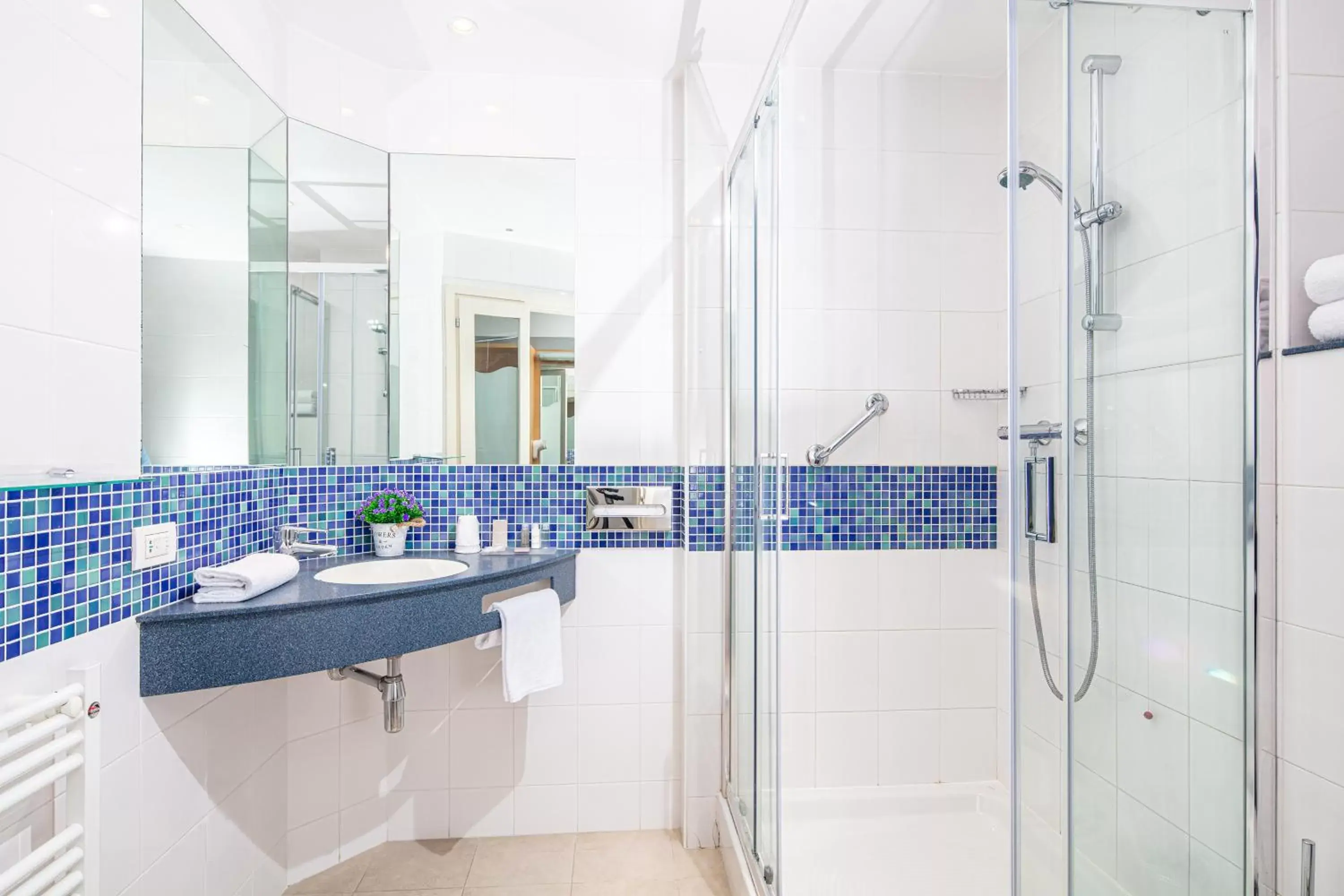 Shower, Bathroom in Meditur Hotel Udine Nord