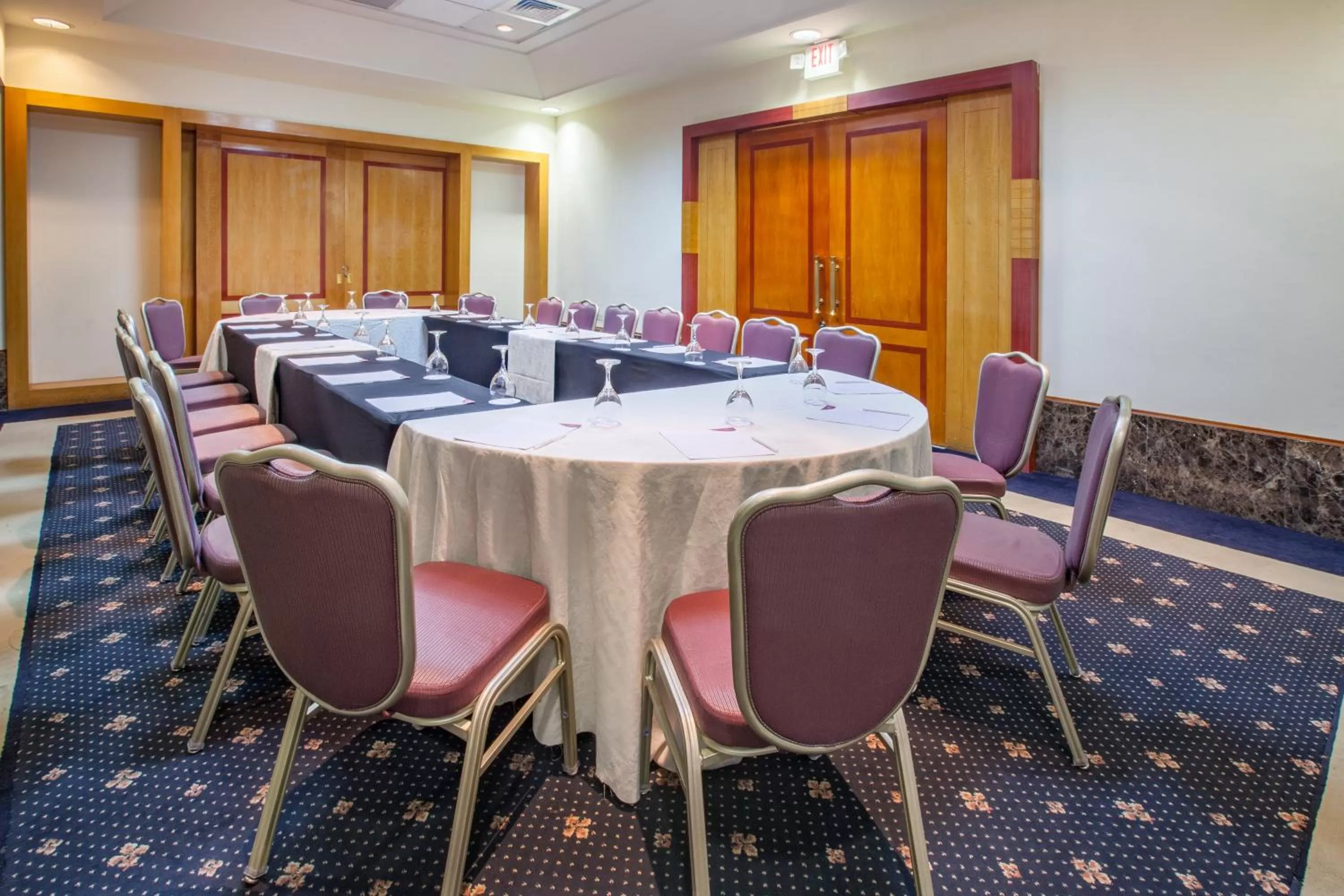 Meeting/conference room in Crowne Plaza Managua by IHG