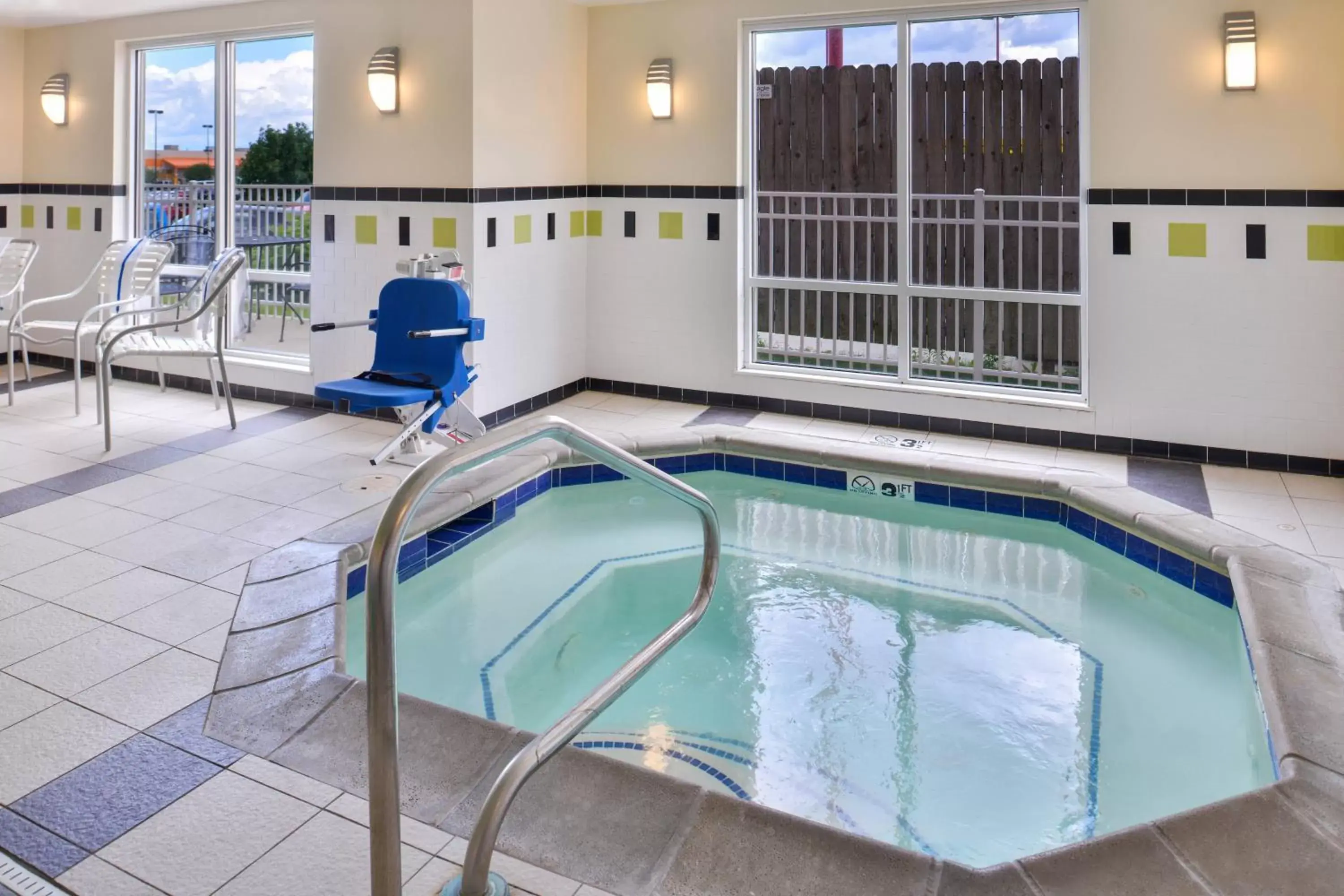 Fitness centre/facilities, Swimming Pool in Fairfield Inn and Suites by Marriott Fort Wayne
