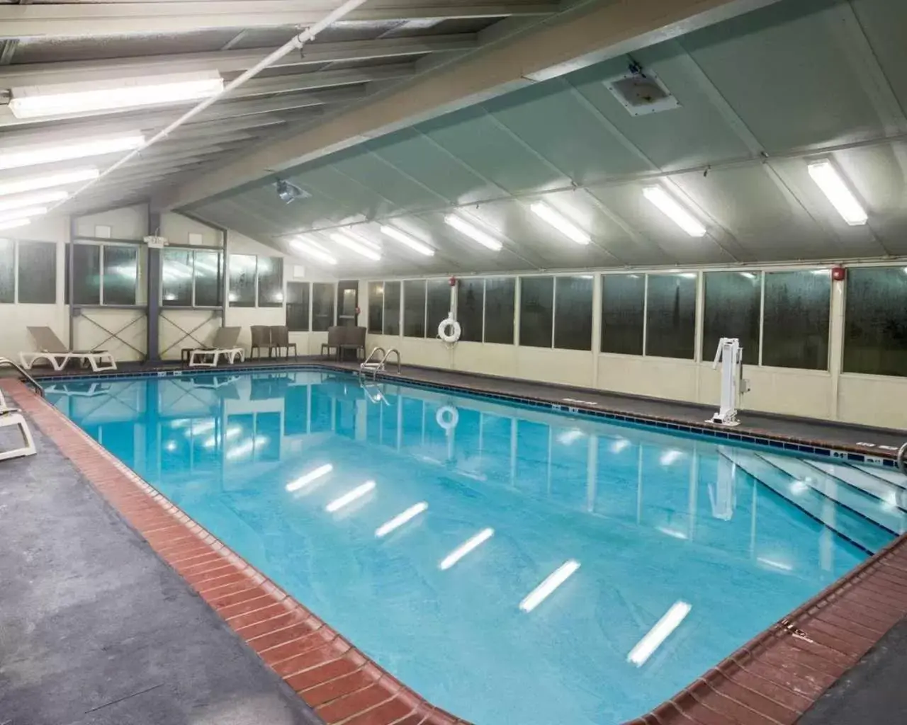 Swimming Pool in Comfort Inn Lexington Southeast