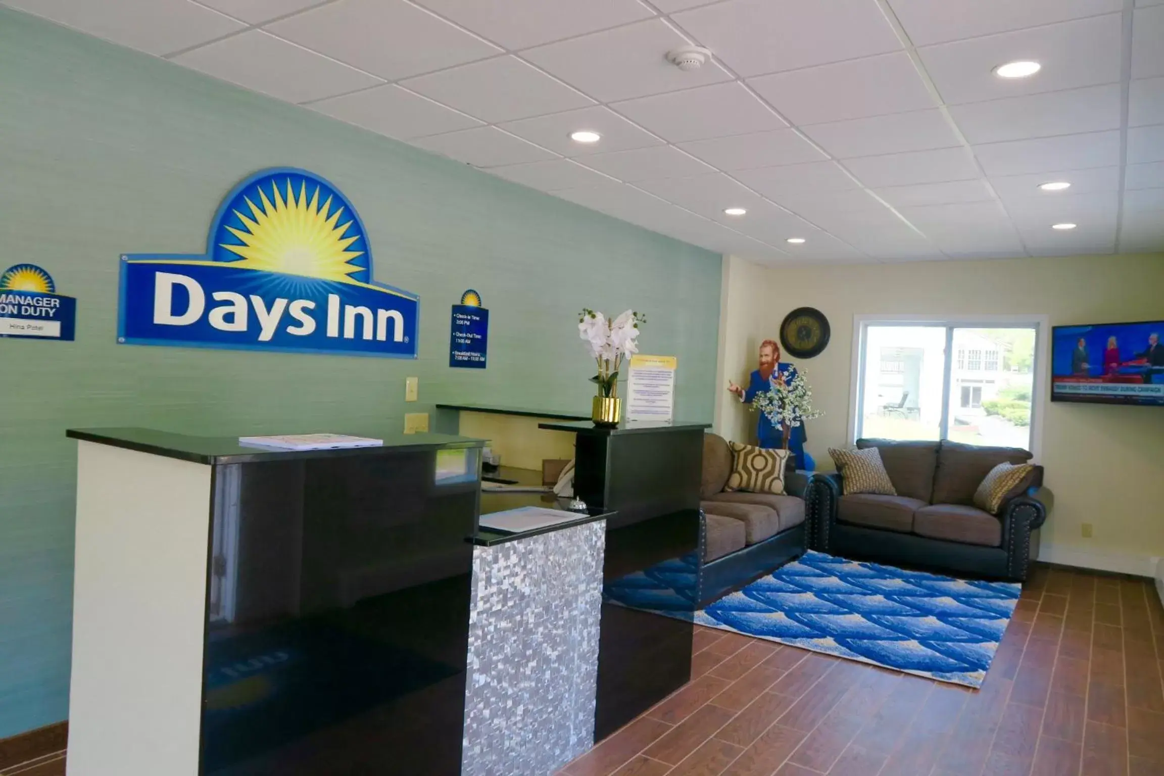 Lobby/Reception in Days Inn by Wyndham Lincoln