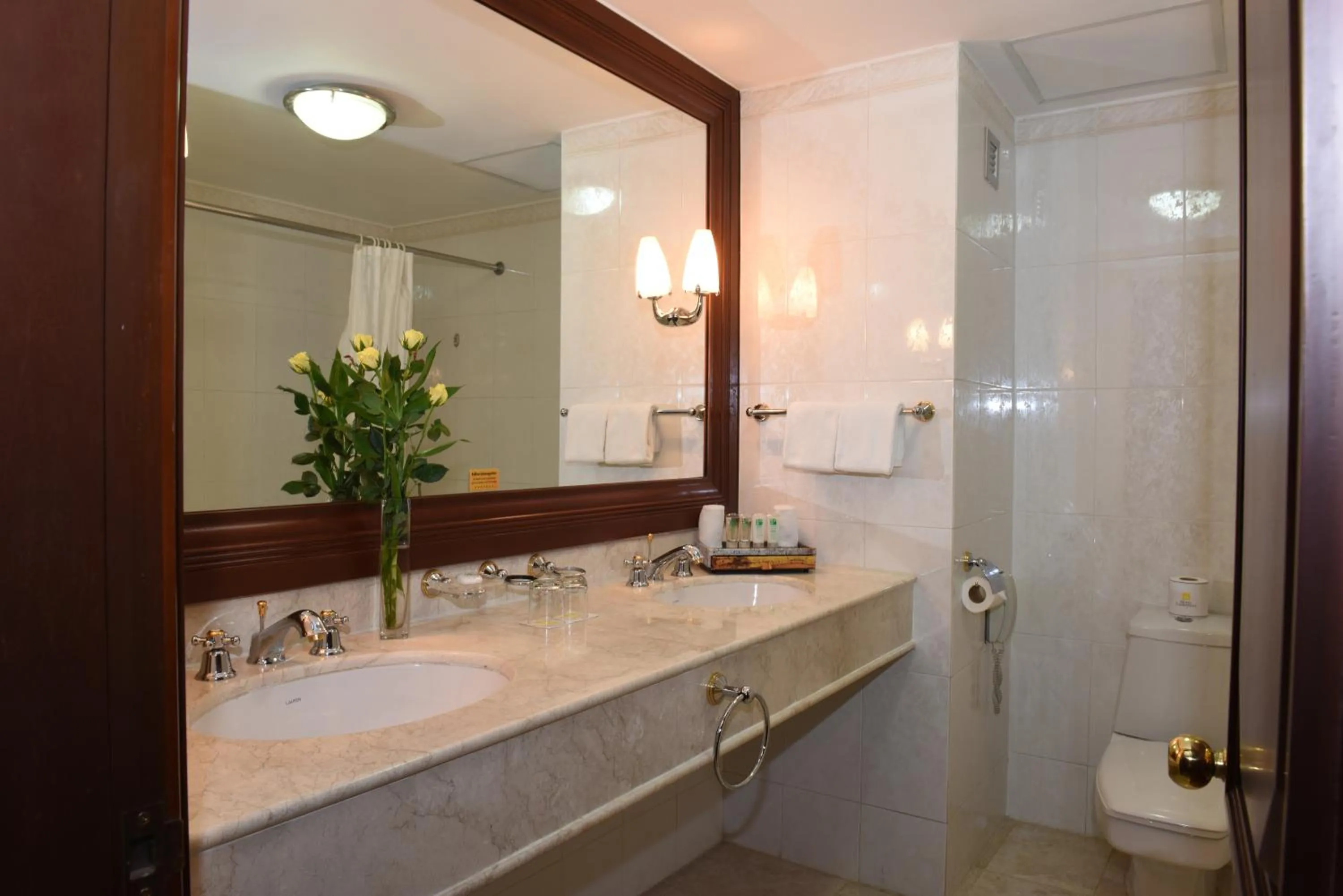 Bathroom in Hotel Cambodiana