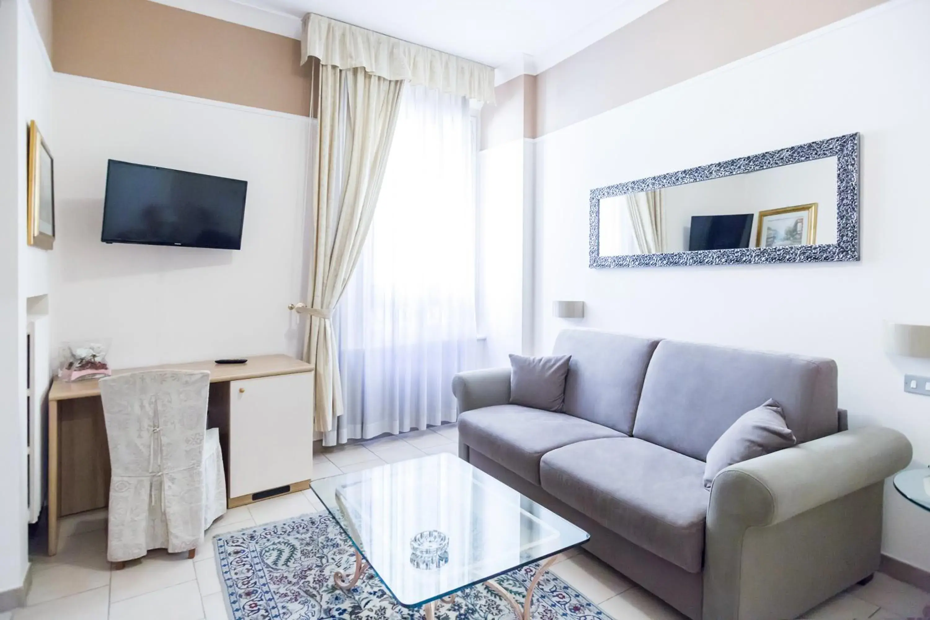 Photo of the whole room, Seating Area in Best Western Hotel Libertà