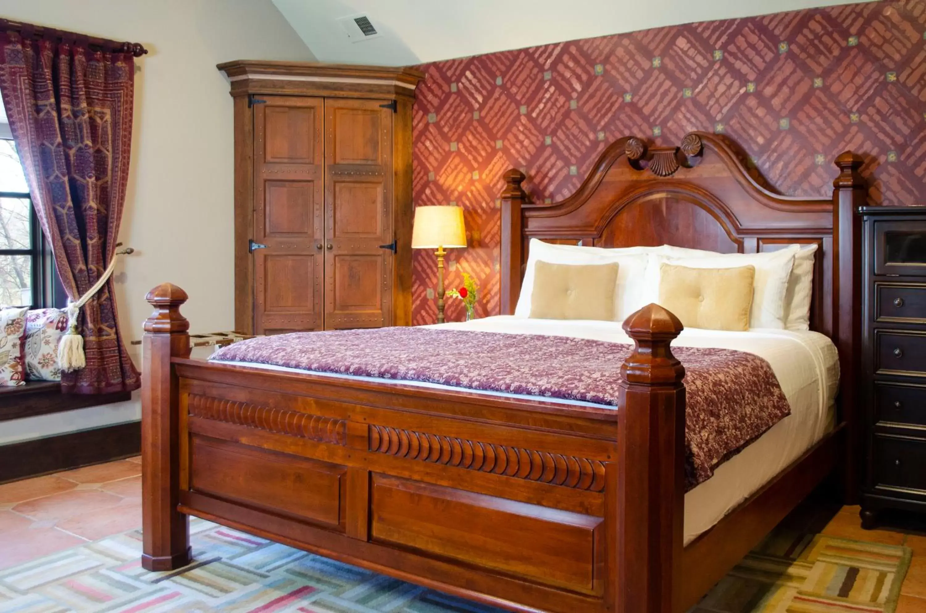 Bed in Hillbrook Inn & Spa