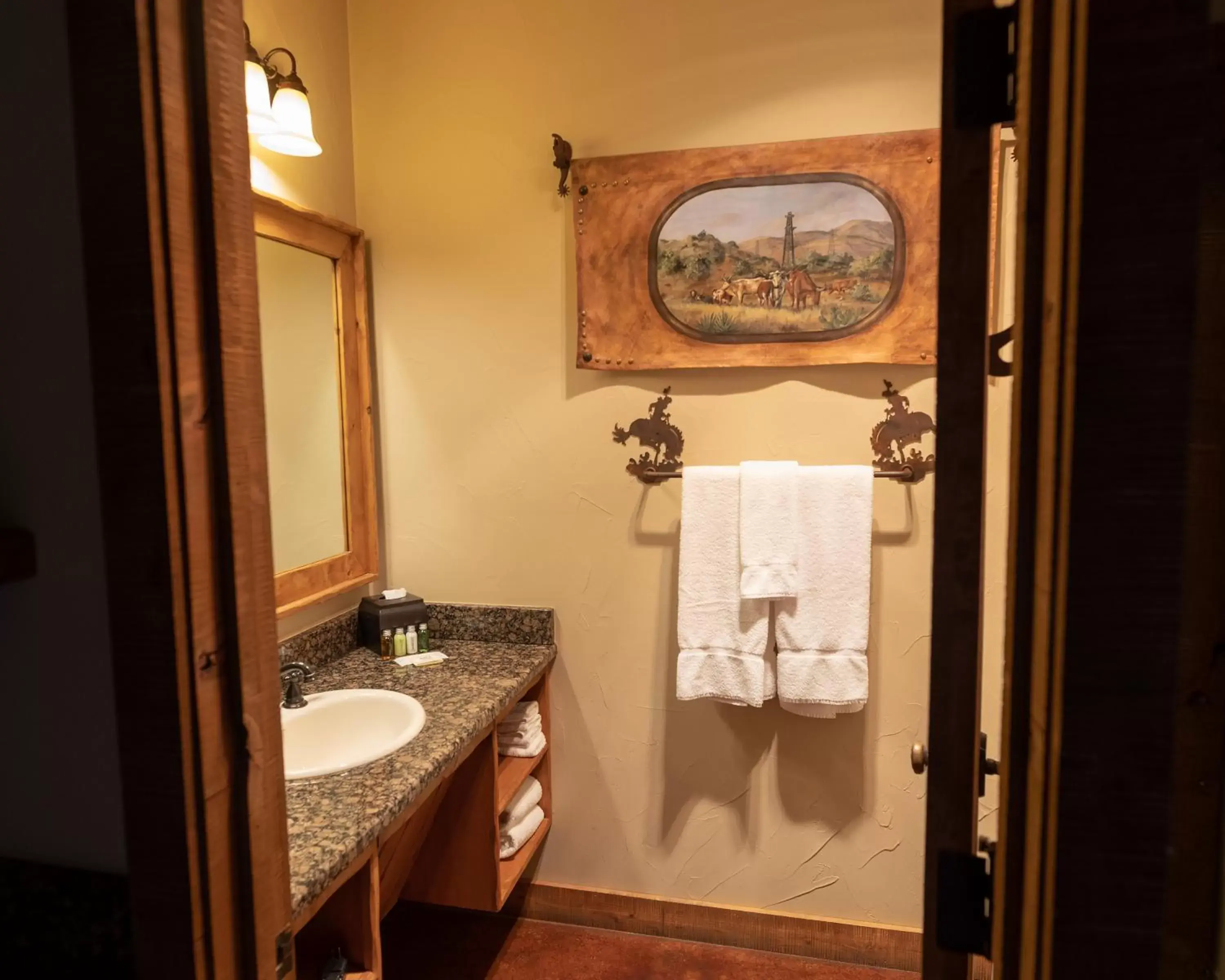 Bathroom in Wildcatter Ranch and Resort