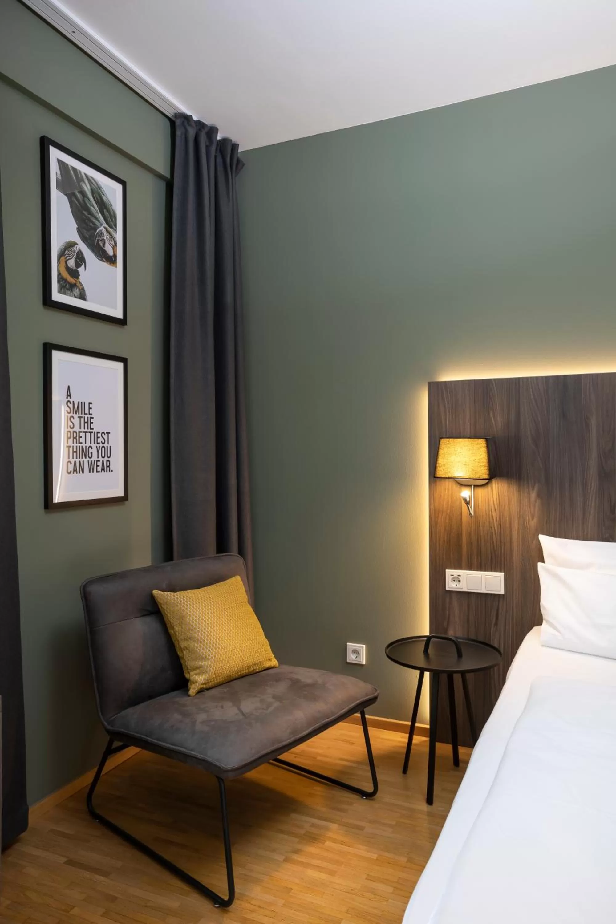 Photo of the whole room, Bed in zeitwohnhaus SUITE-HOTEL & SERVICED APARTMENTS