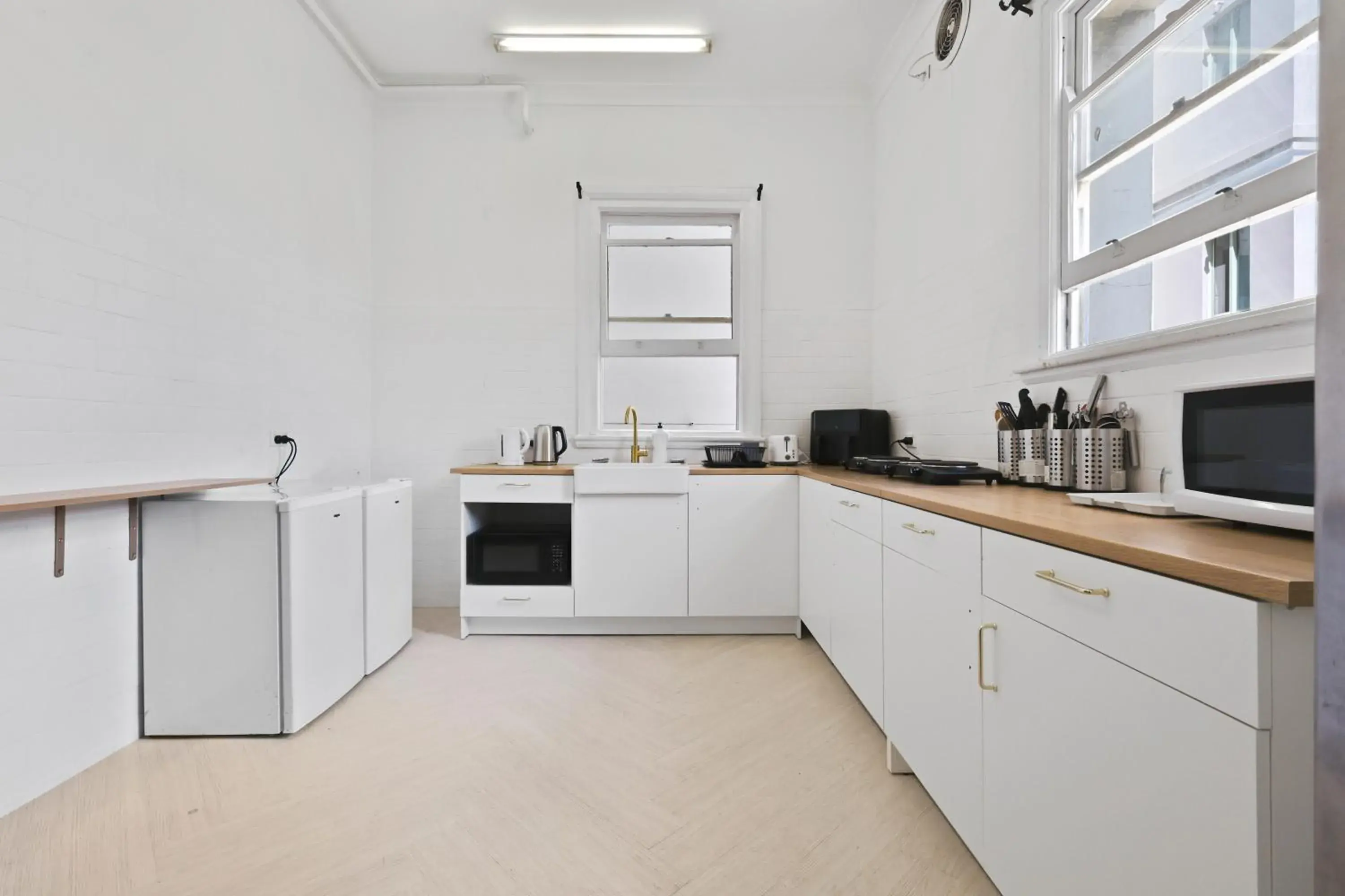 Kitchen/Kitchenette in Darling Harbour Boutique Hotel