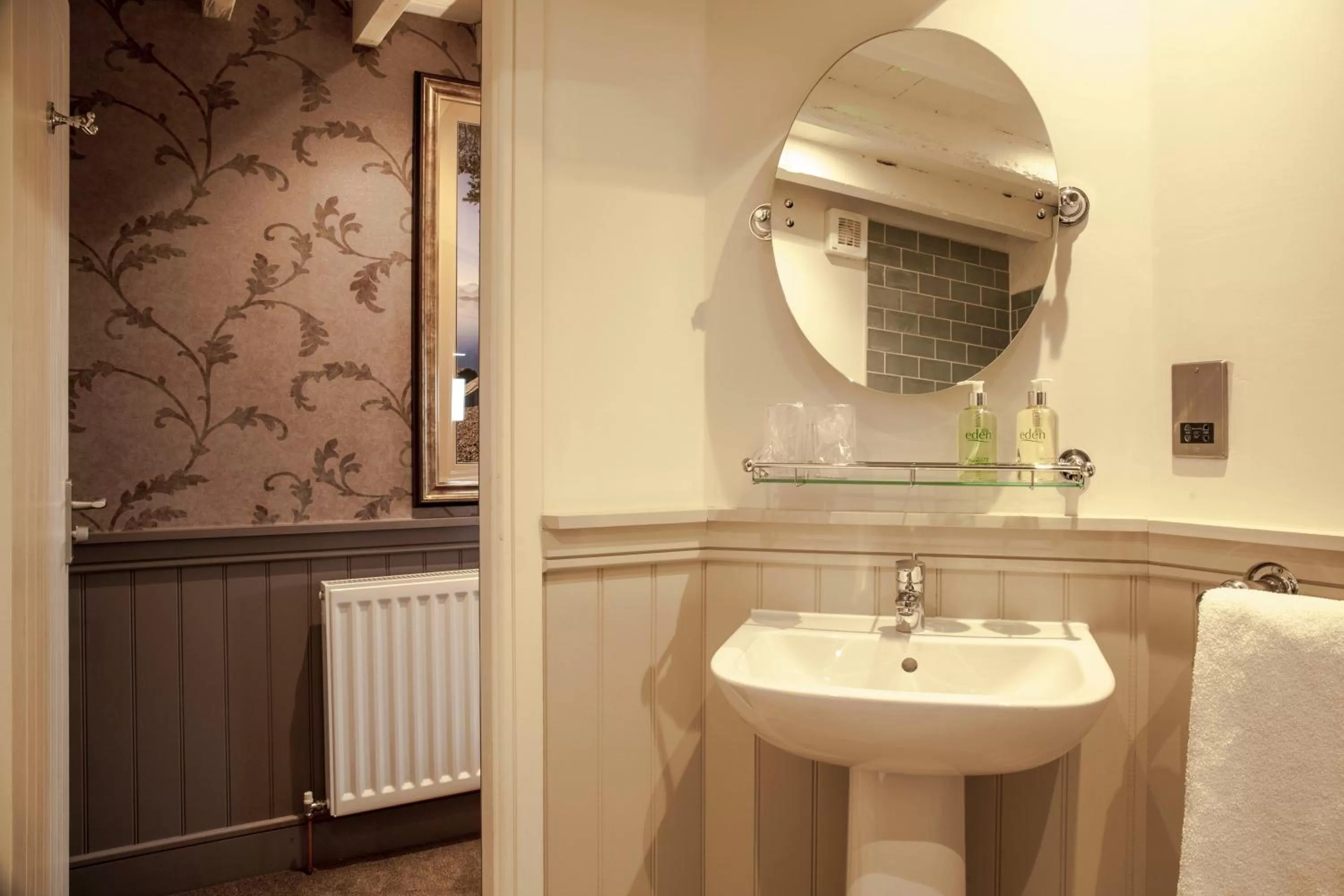 Bathroom in Crofters Lodge