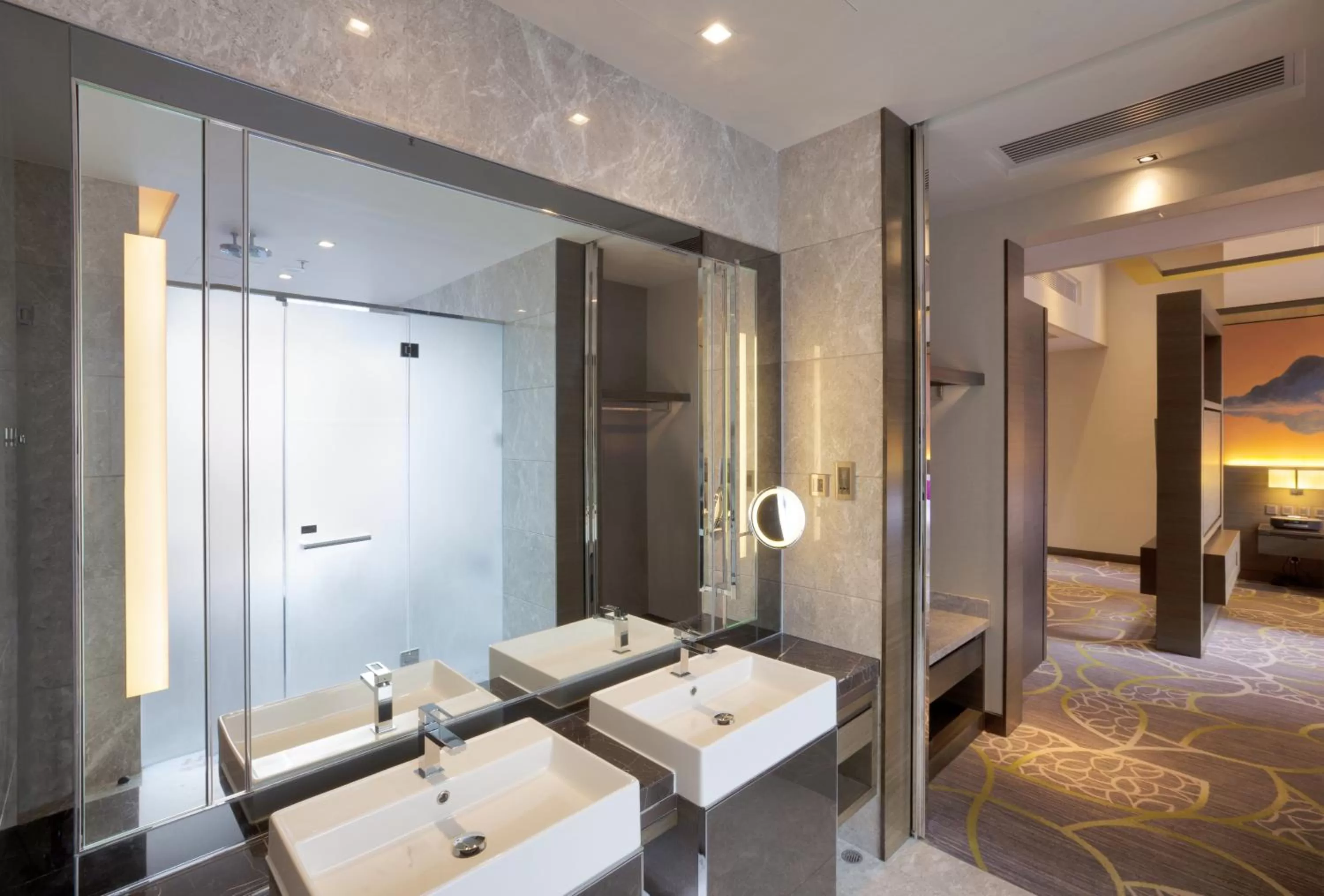 Toilet in Crowne Plaza Hong Kong Kowloon East by IHG