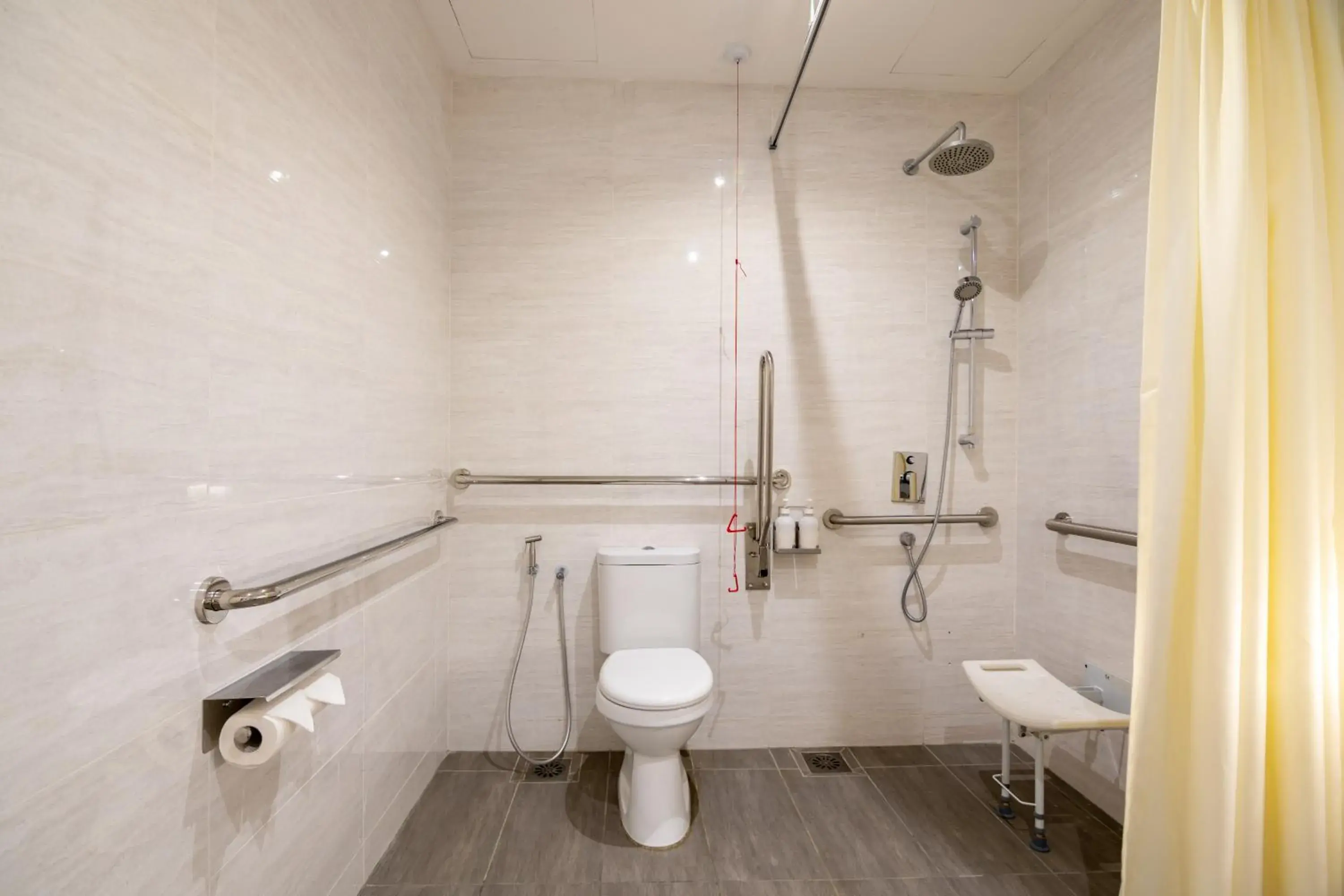 Shower, Bathroom in Holiday Inn Express & Suites Johor Bahru, an IHG Hotel