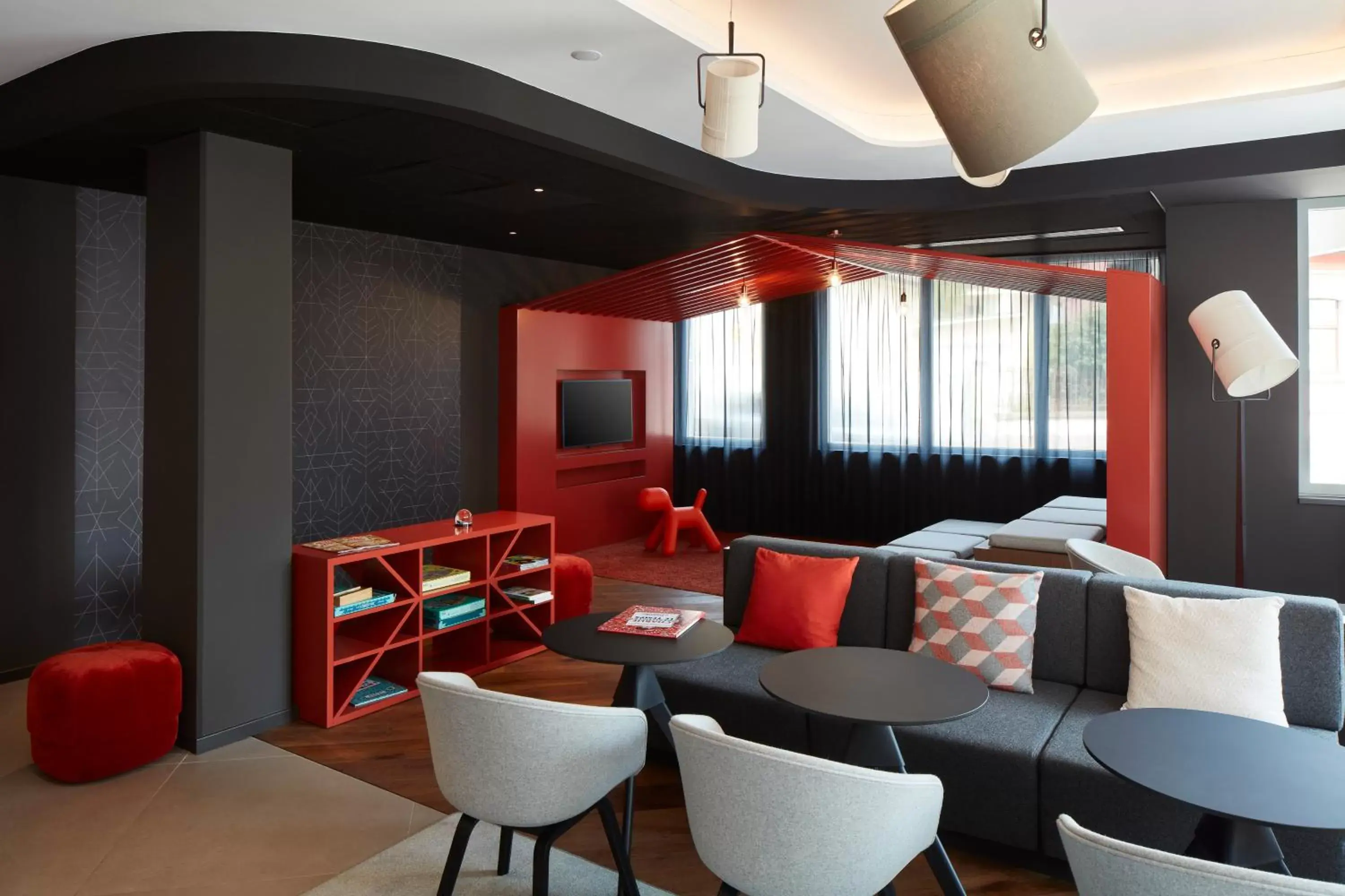 children, Lounge/Bar in Novotel Suites Colmar Centre