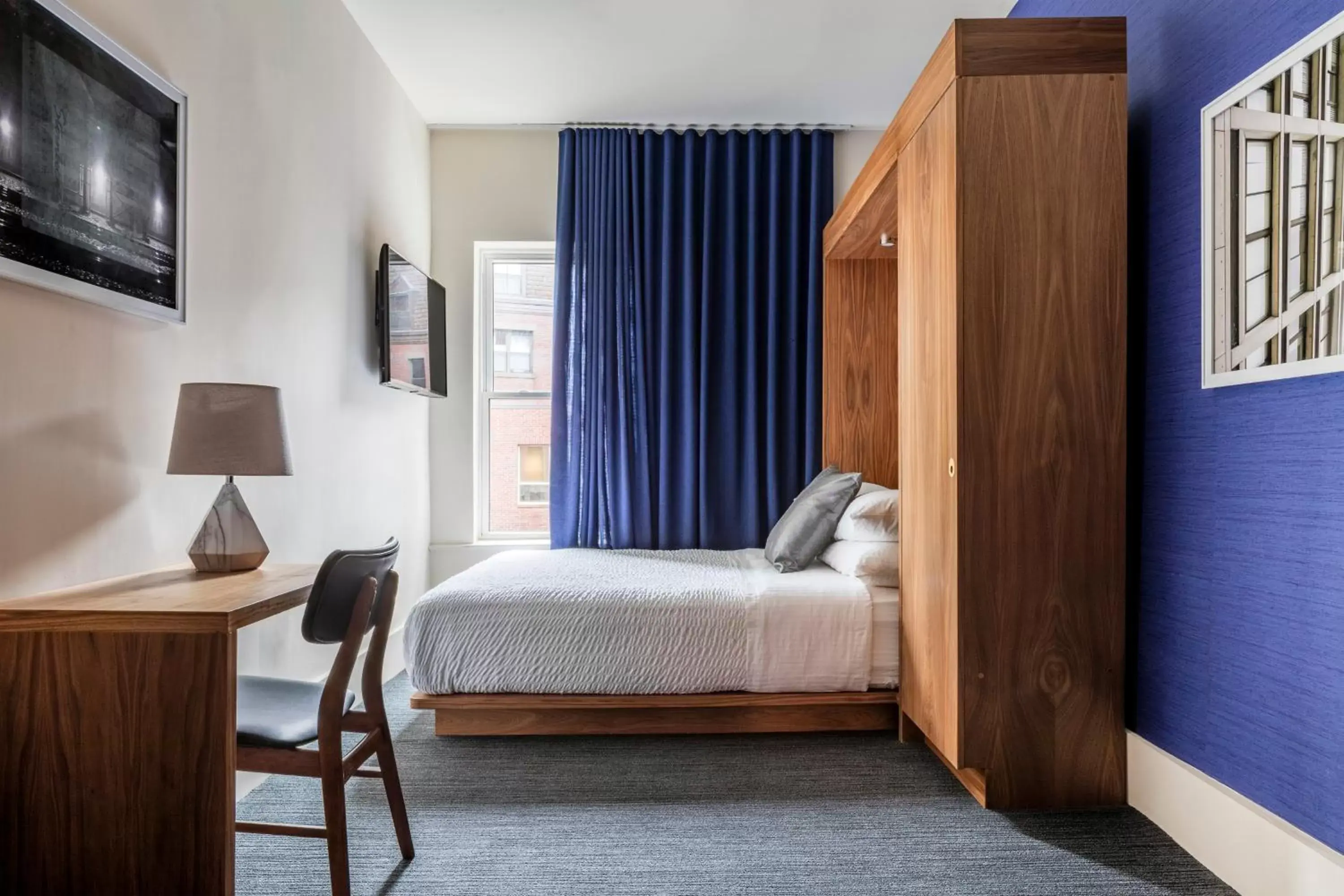 Photo of the whole room, Bed in Found Hotel Boston Common