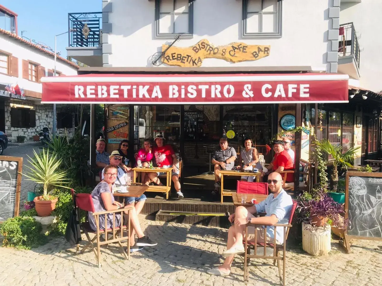 Restaurant/Places to Eat in Rebetika Hotel