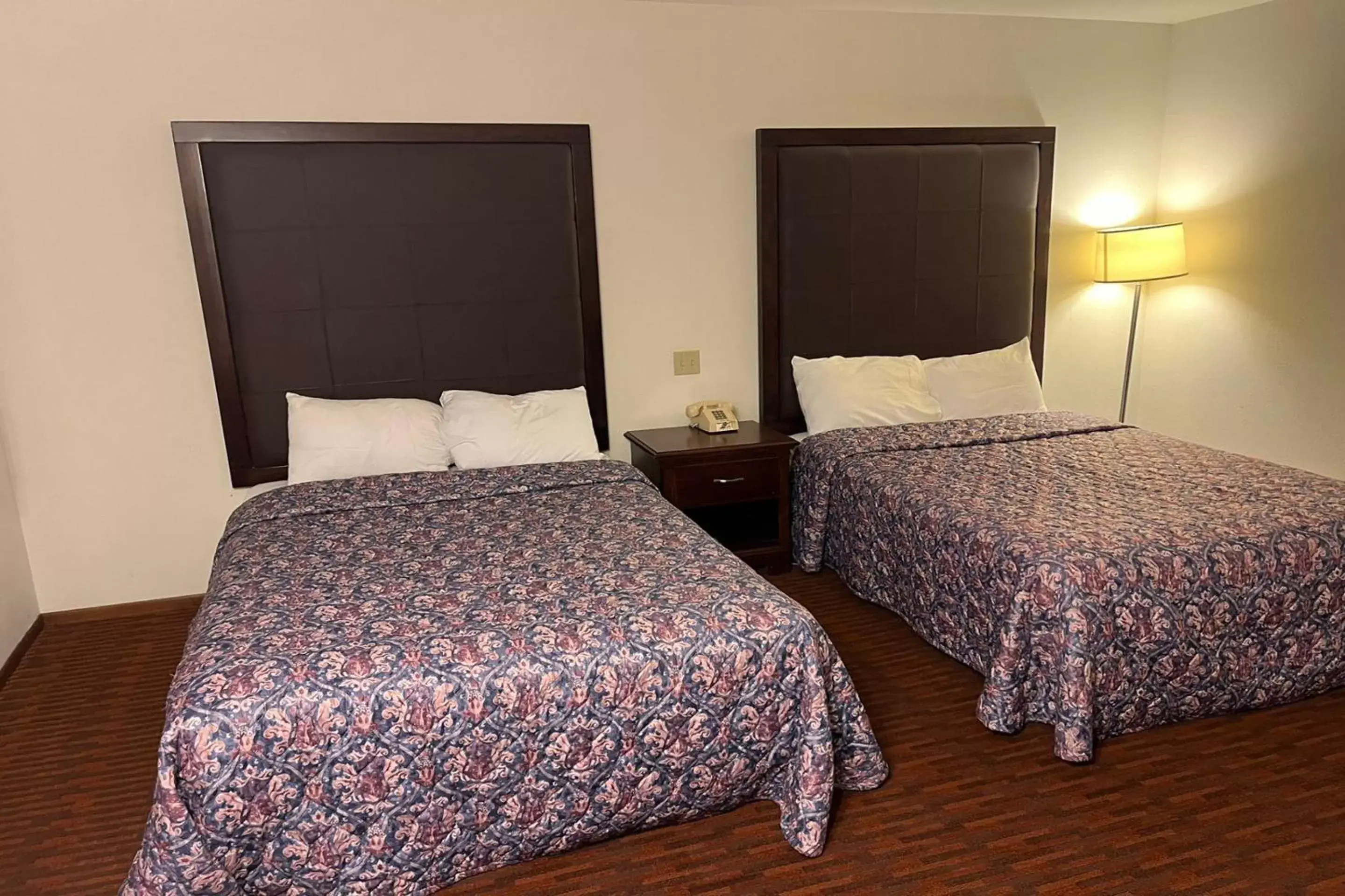 Double Room with Two Double Beds in Harlan Inn and Suites