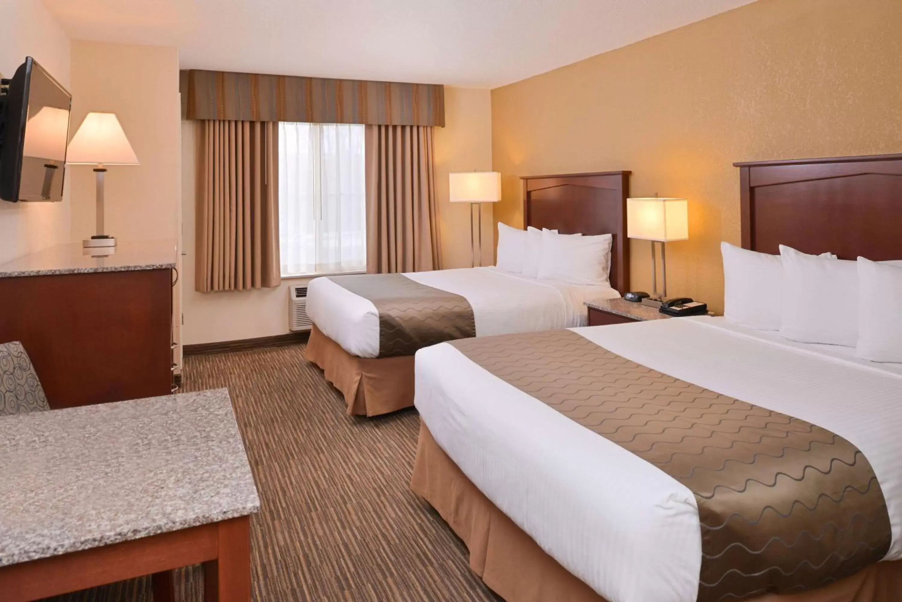 Photo of the whole room, Bed in Best Western Executive Inn & Suites