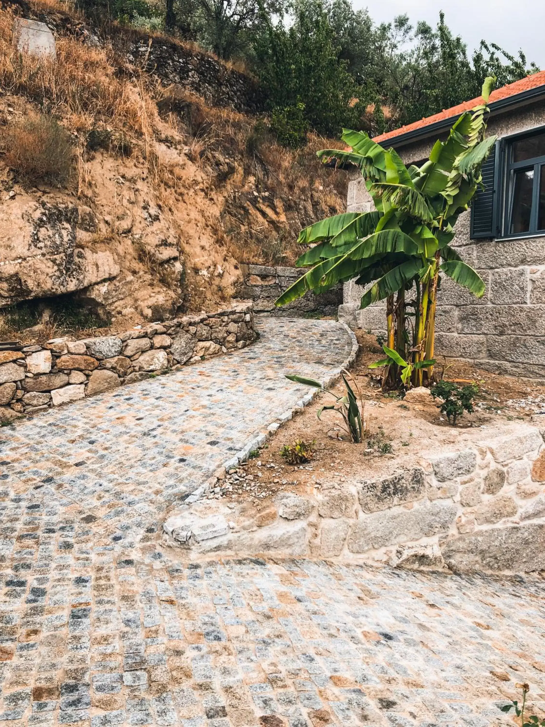 Facade/entrance, Beach in Quinta do Fojo Valonguinho, Barrô