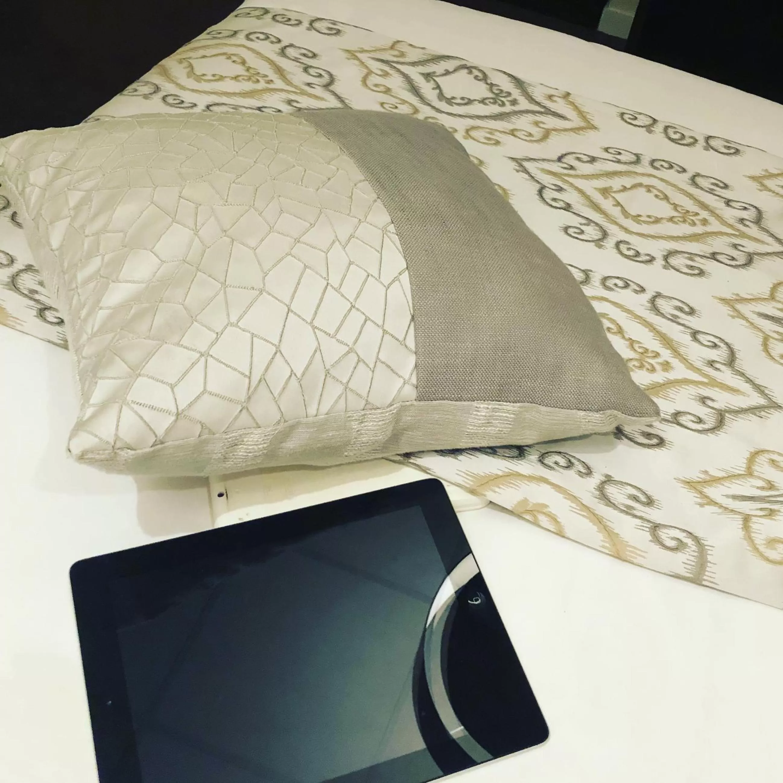 Bedroom, Bed in Hotel Corona -Rodier-