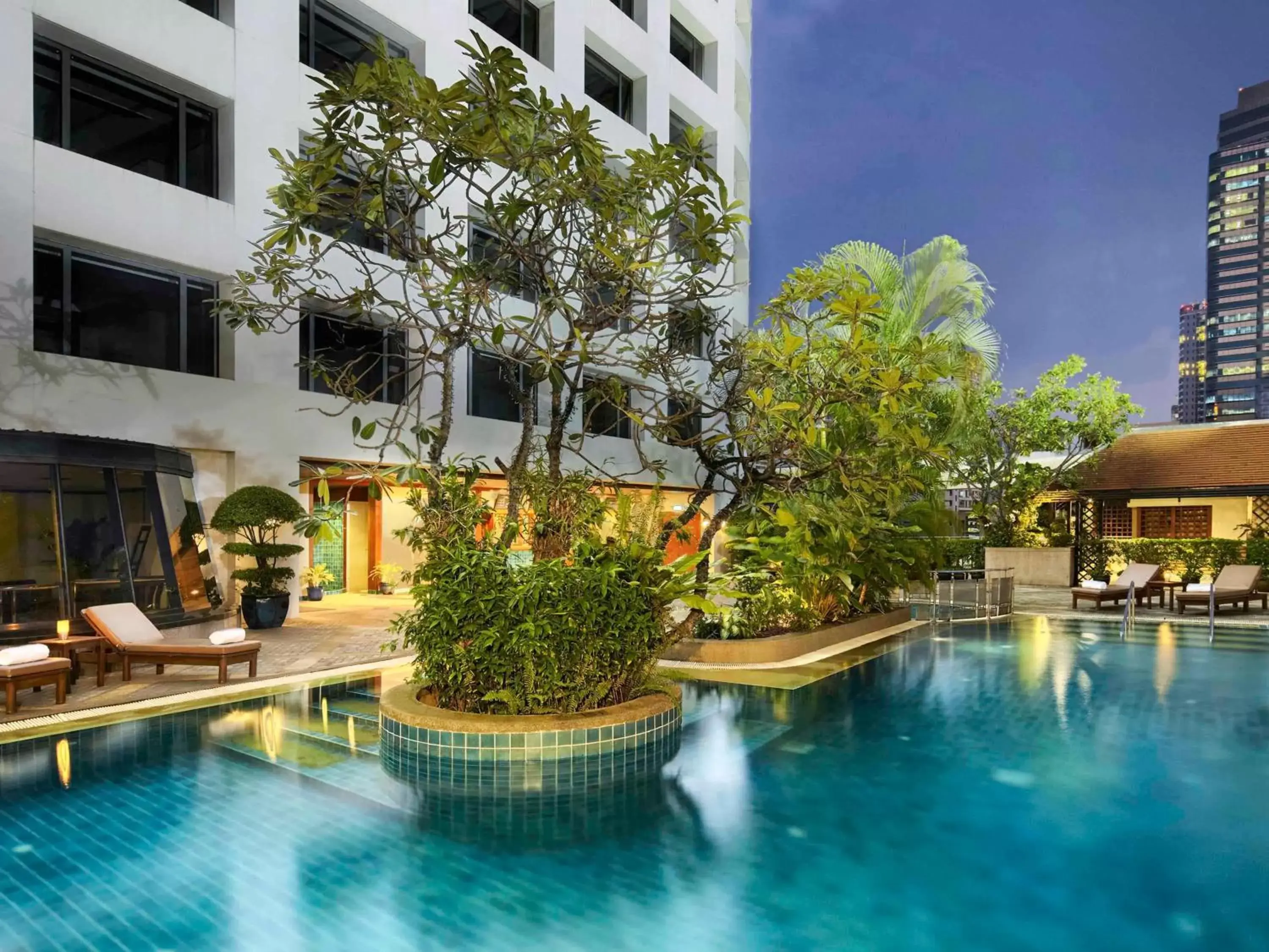 Property building, Swimming Pool in Grand Mercure Bangkok Atrium