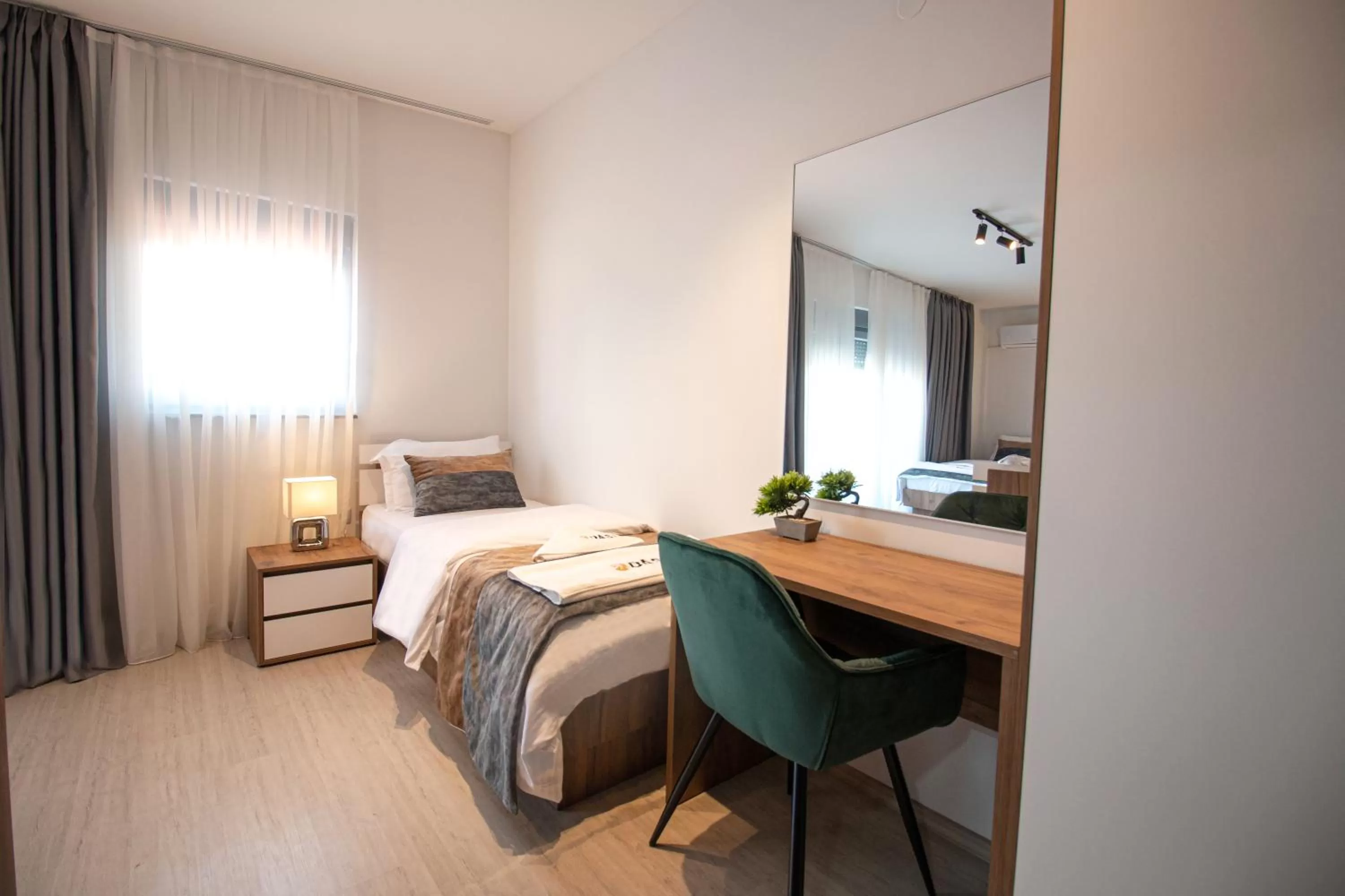 Photo of the whole room in OASIS Apartments