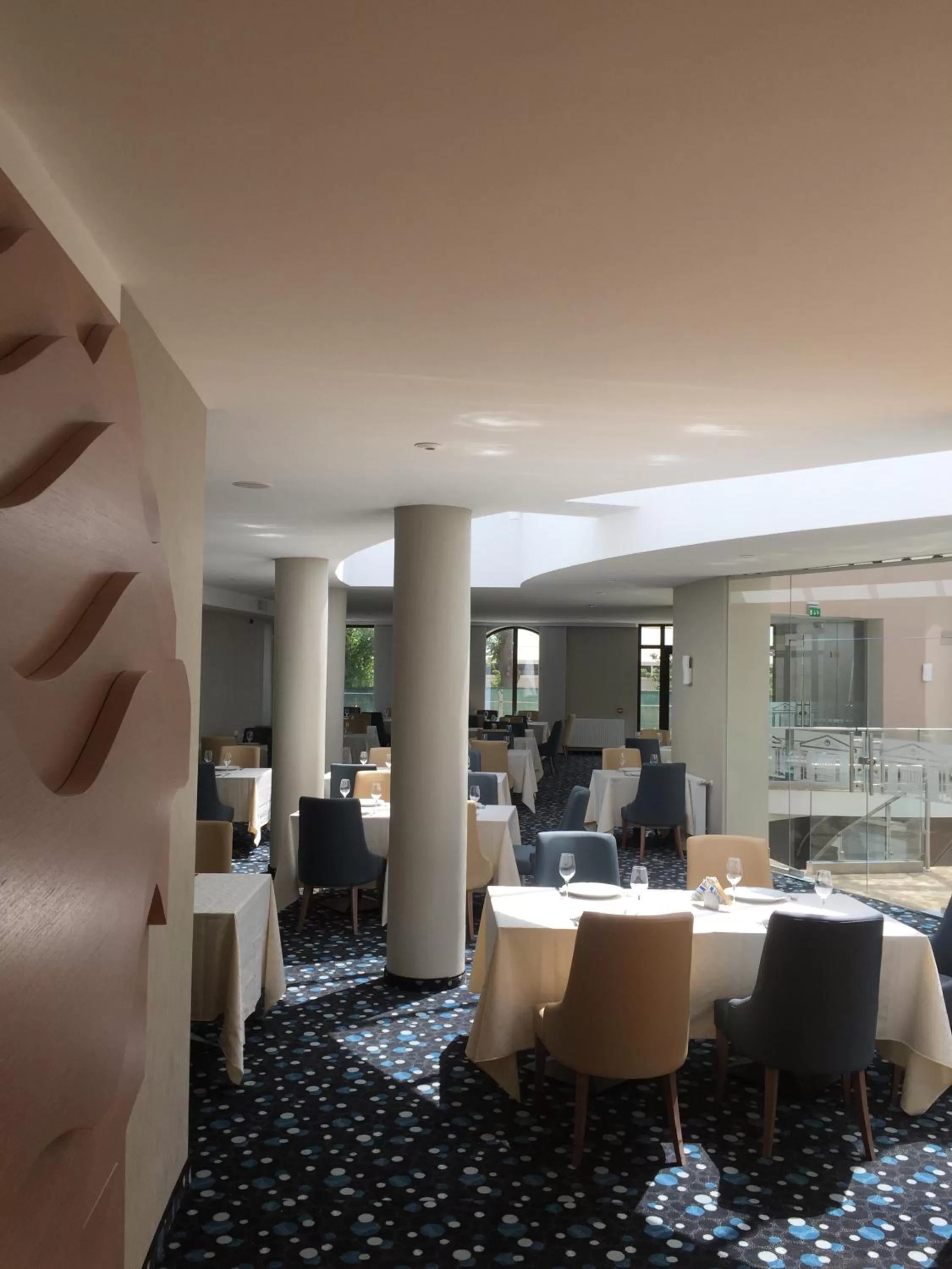 Restaurant/places to eat in New Belvedere