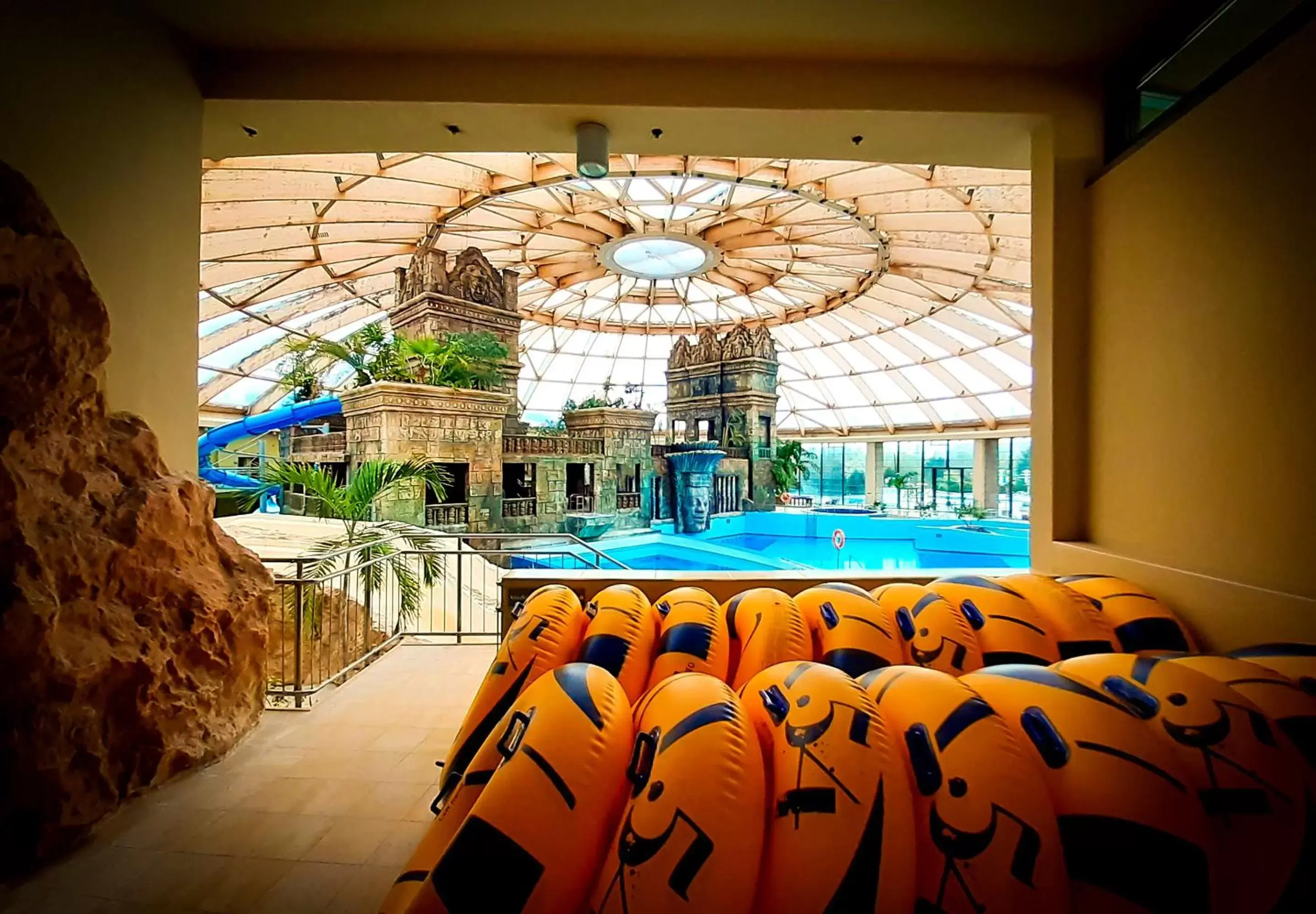 Swimming pool in Aquaworld Resort Budapest