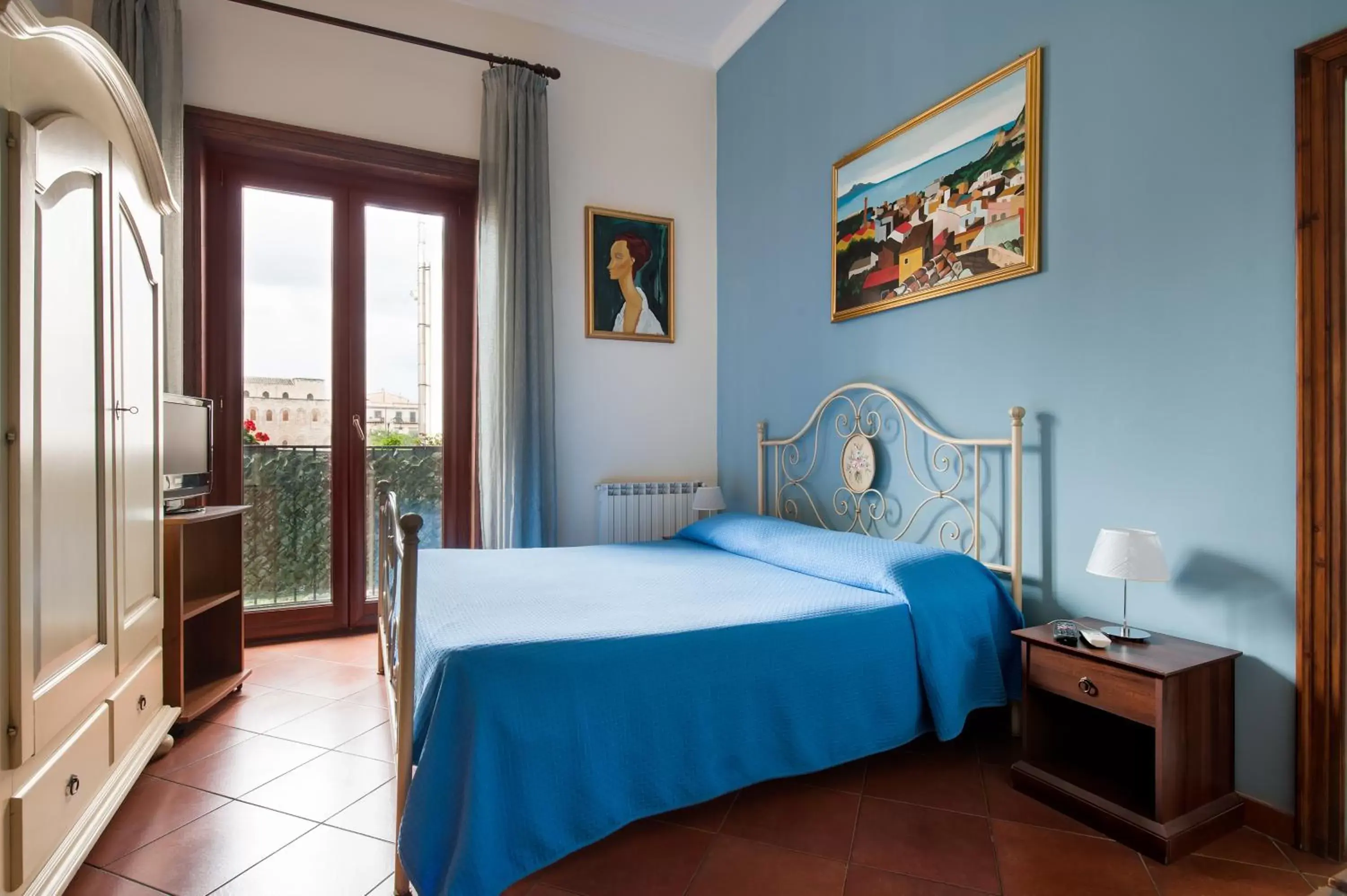 Deluxe Triple Room in B&B Casa Degli Artisti Deluxe Triple Room in B&B Casa Degli Artisti