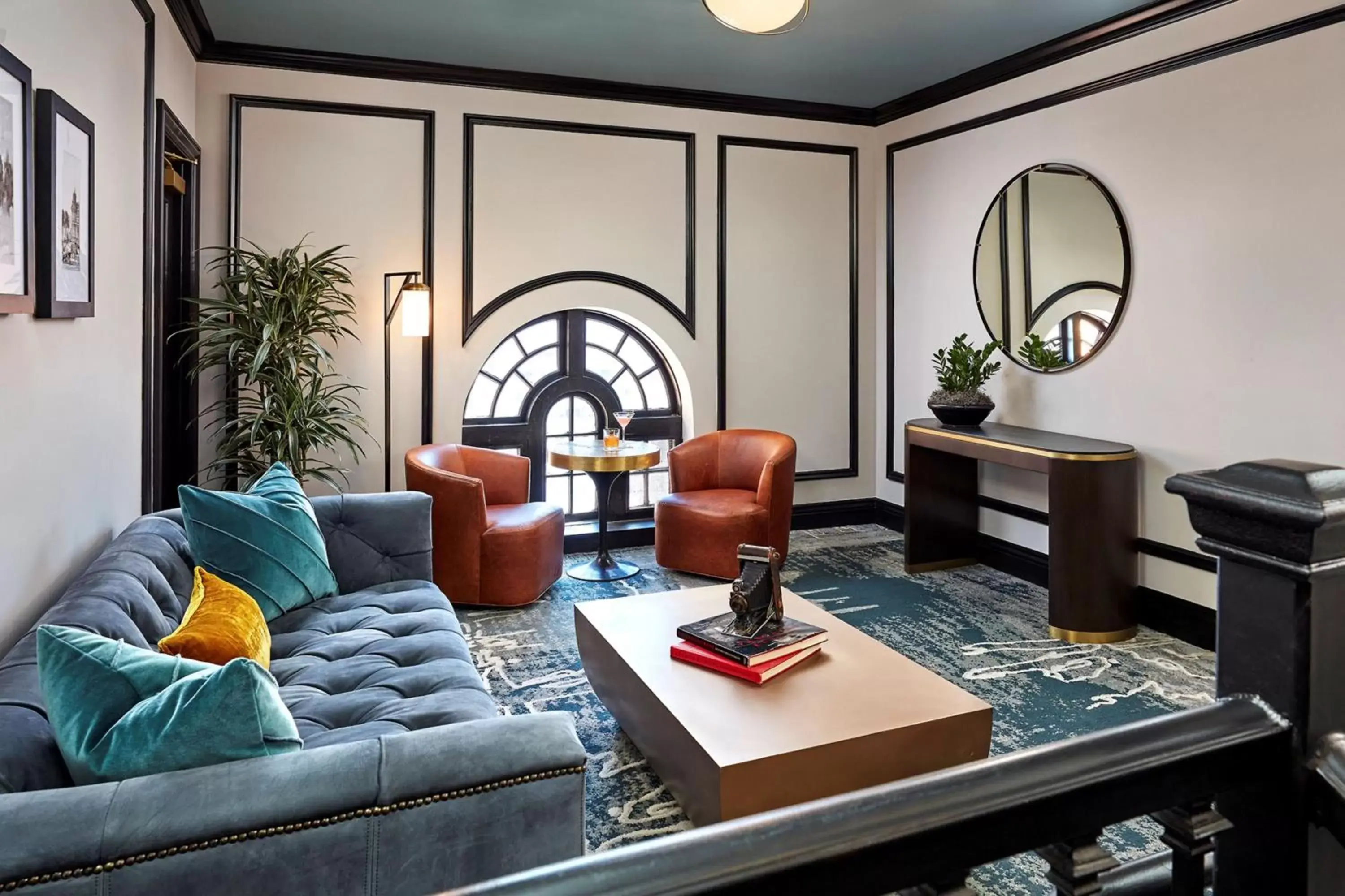 Lounge or bar, Seating Area in The Citizen Hotel, Autograph Collection