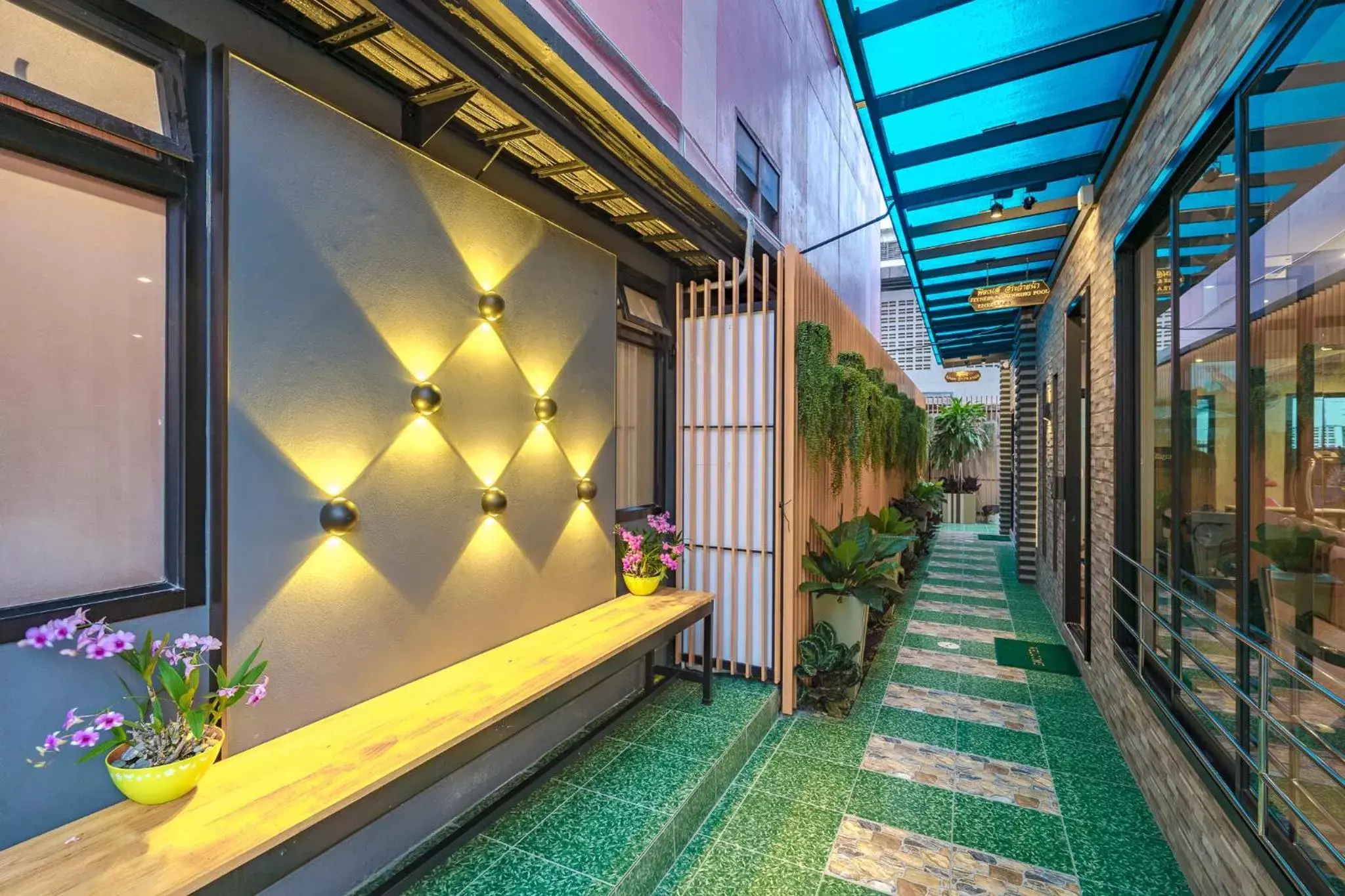 Property building in Penyos Residence Property building in Penyos Residence