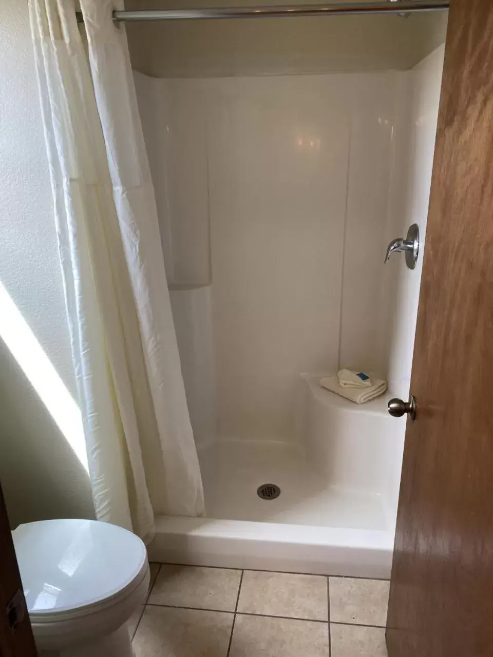 Bathroom in South Platte Cabins & Kennels