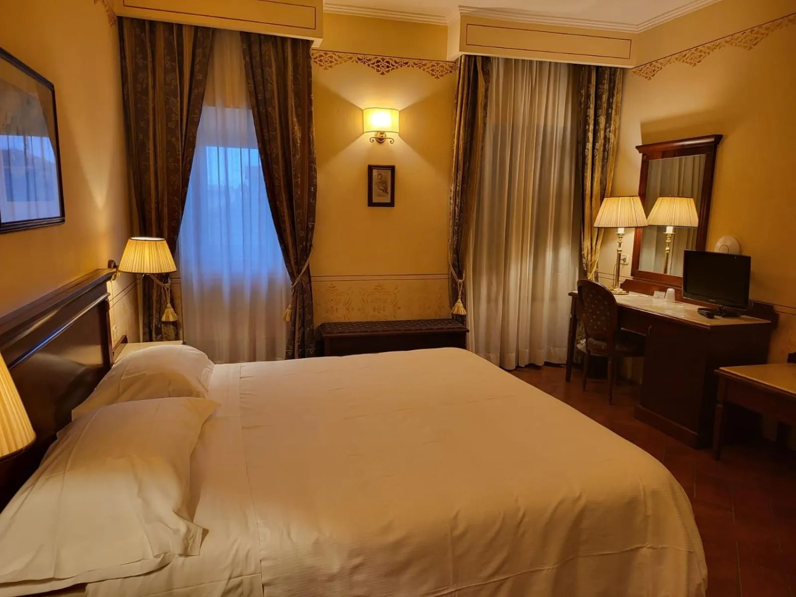 Bedroom, Bed in Hotel Logge Dei Mercanti