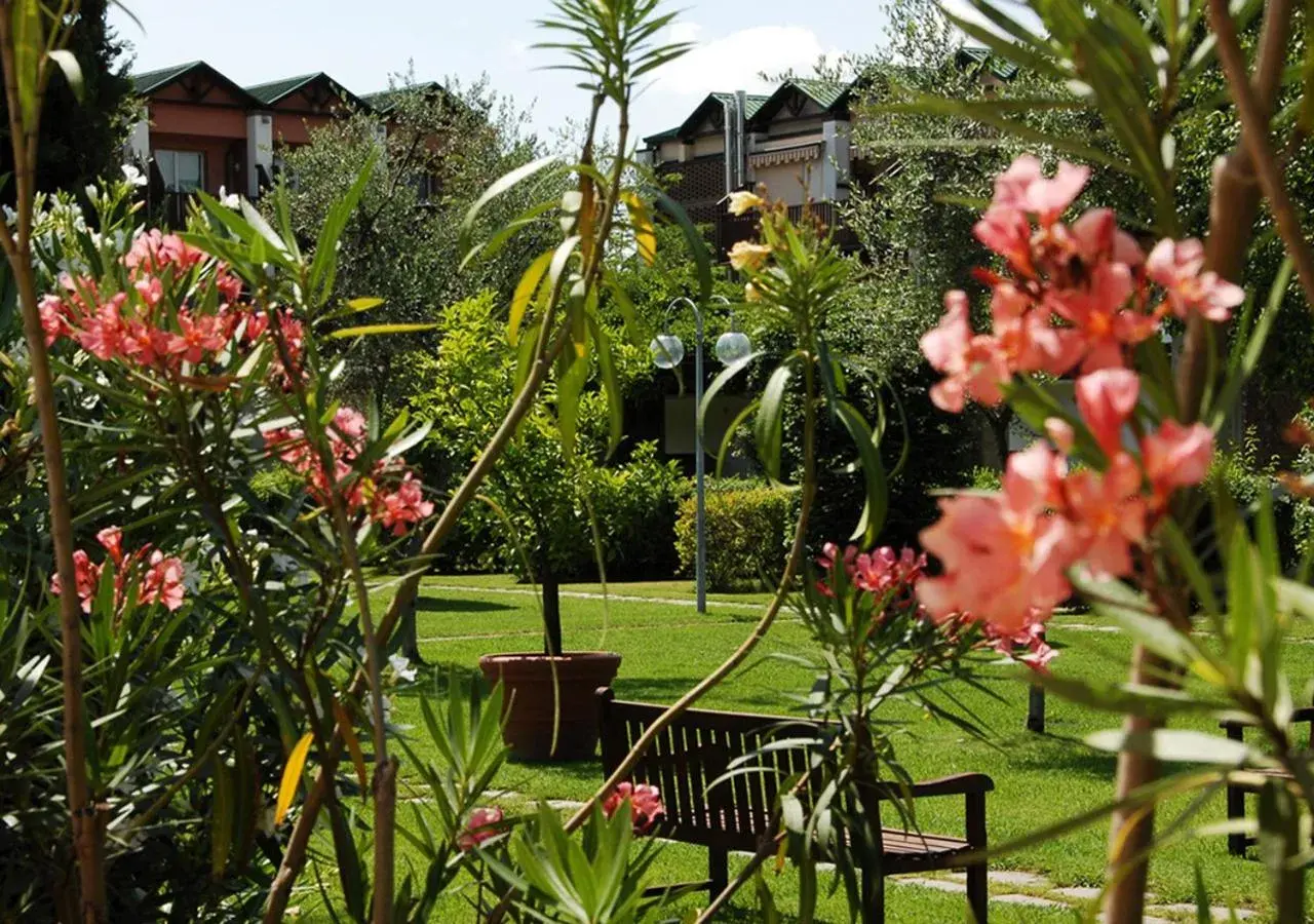 Garden in Iseo Lago Hotel