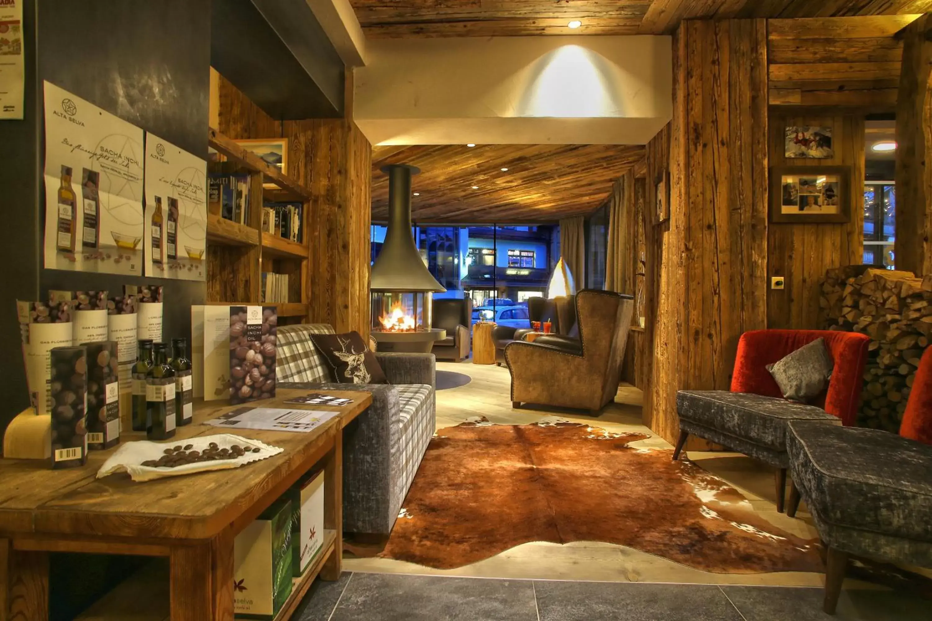 Lobby or reception, Seating Area in Hotel Marmolada