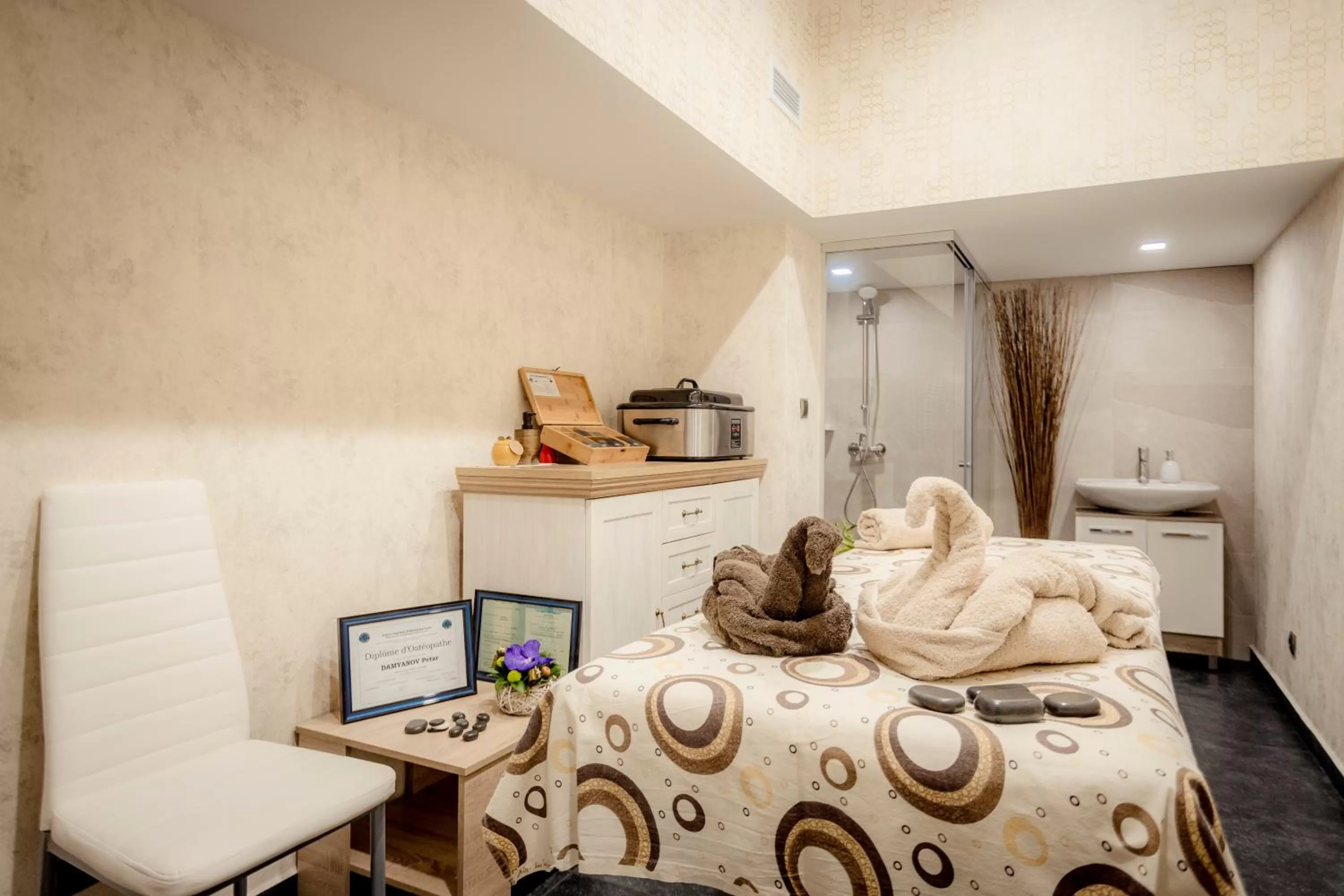 Massage, Bed in Hotel Bulgaria