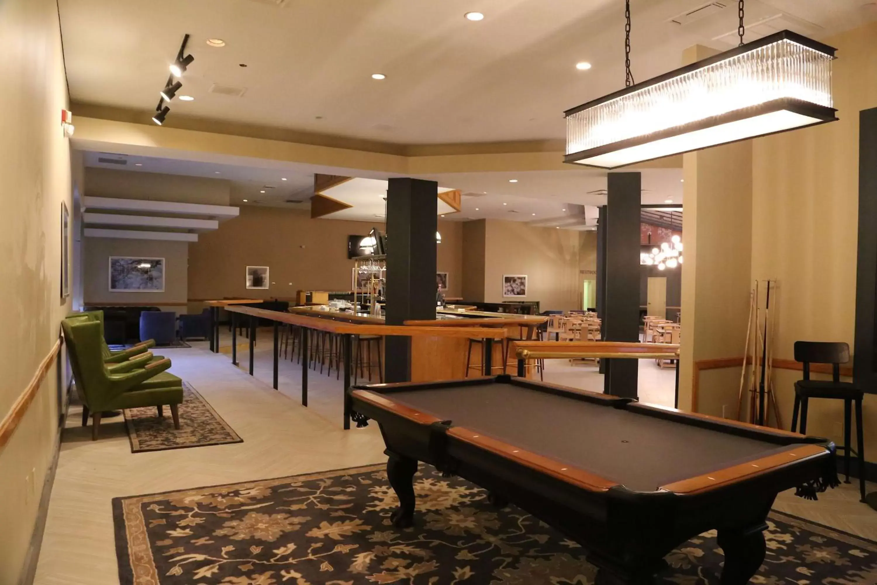 Dining area, Billiards in DoubleTree by Hilton Boston-Andover