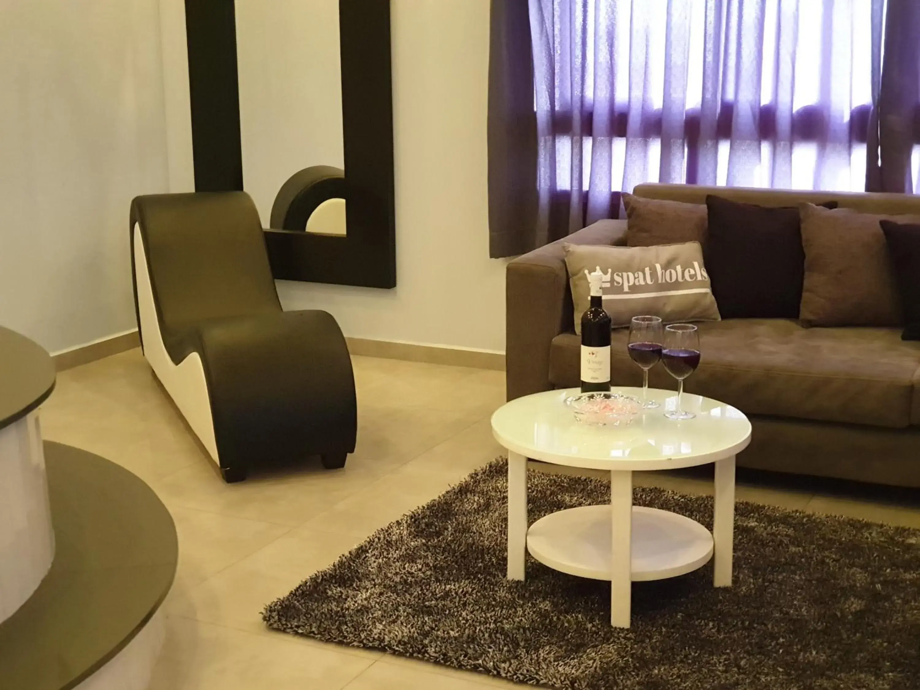 Photo of the whole room, Seating Area in Spat Hotel Ashdod