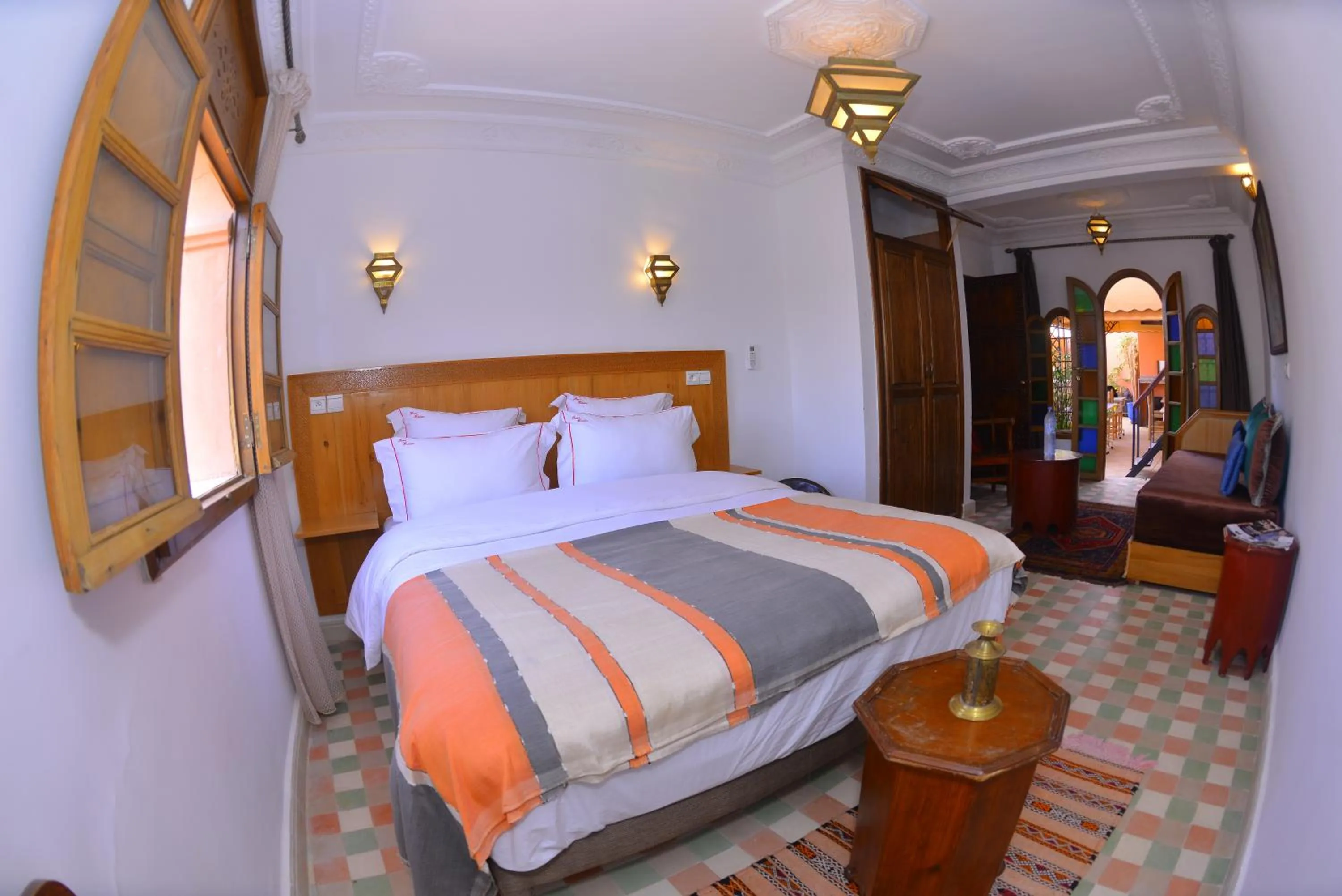Photo of the whole room, Bed in Riad Hidden