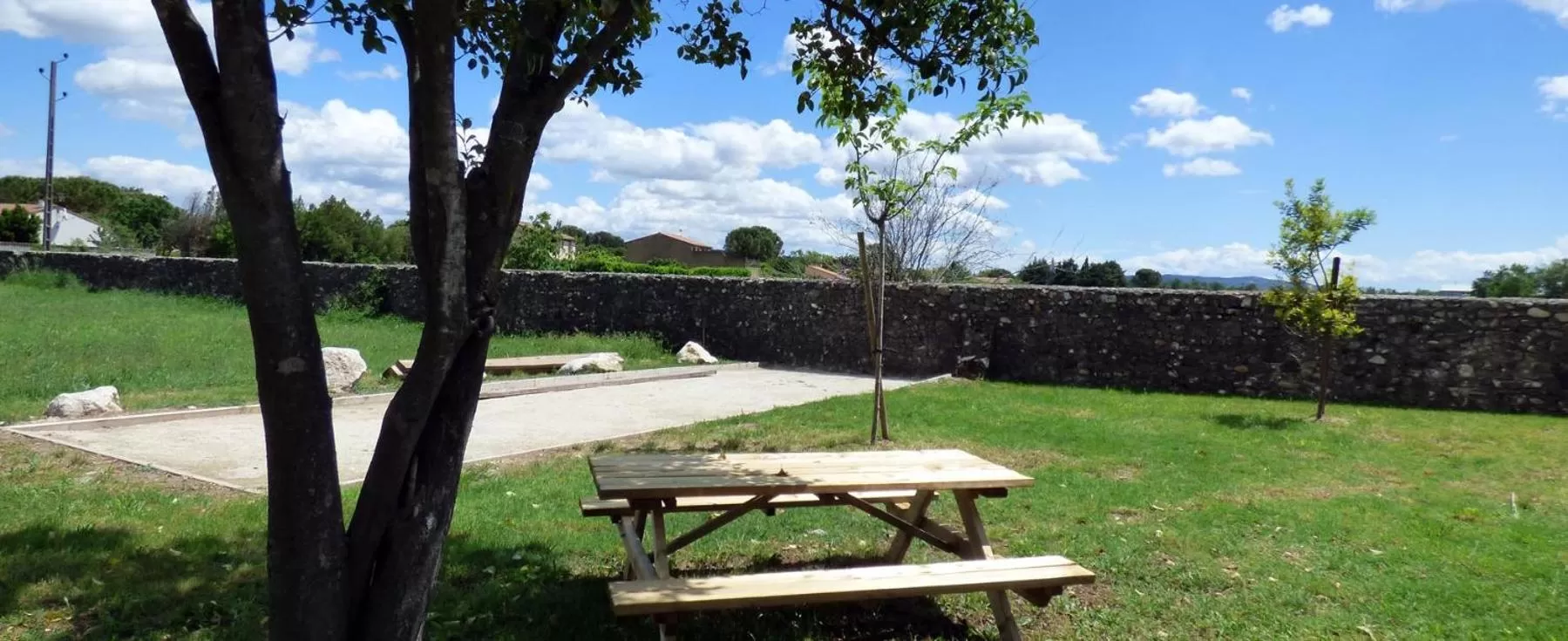 Patio, Patio/Outdoor Area in Logis Drom'sud Hotel