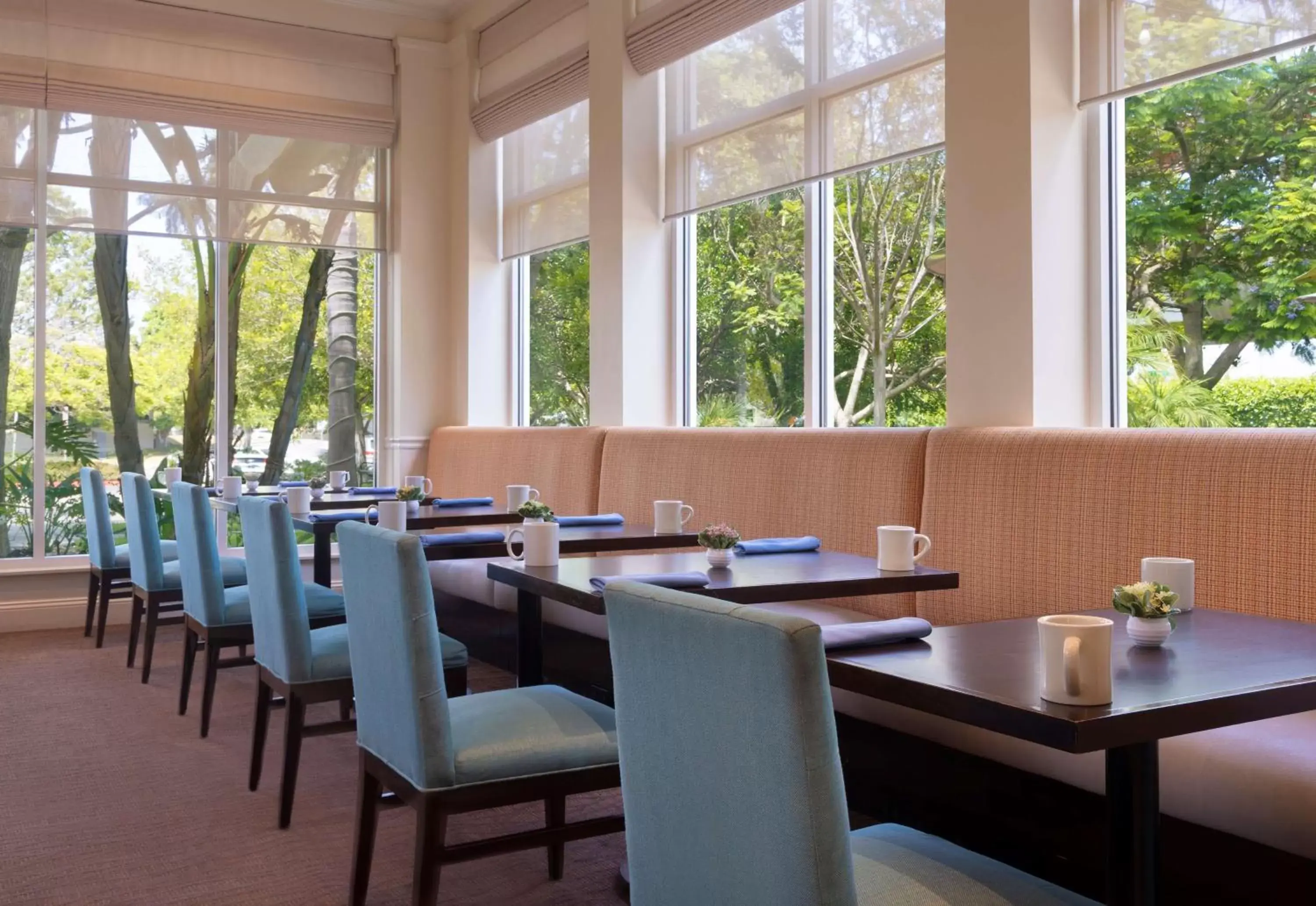 Dining area, Restaurant/Places to Eat in Hilton Garden Inn LAX - El Segundo