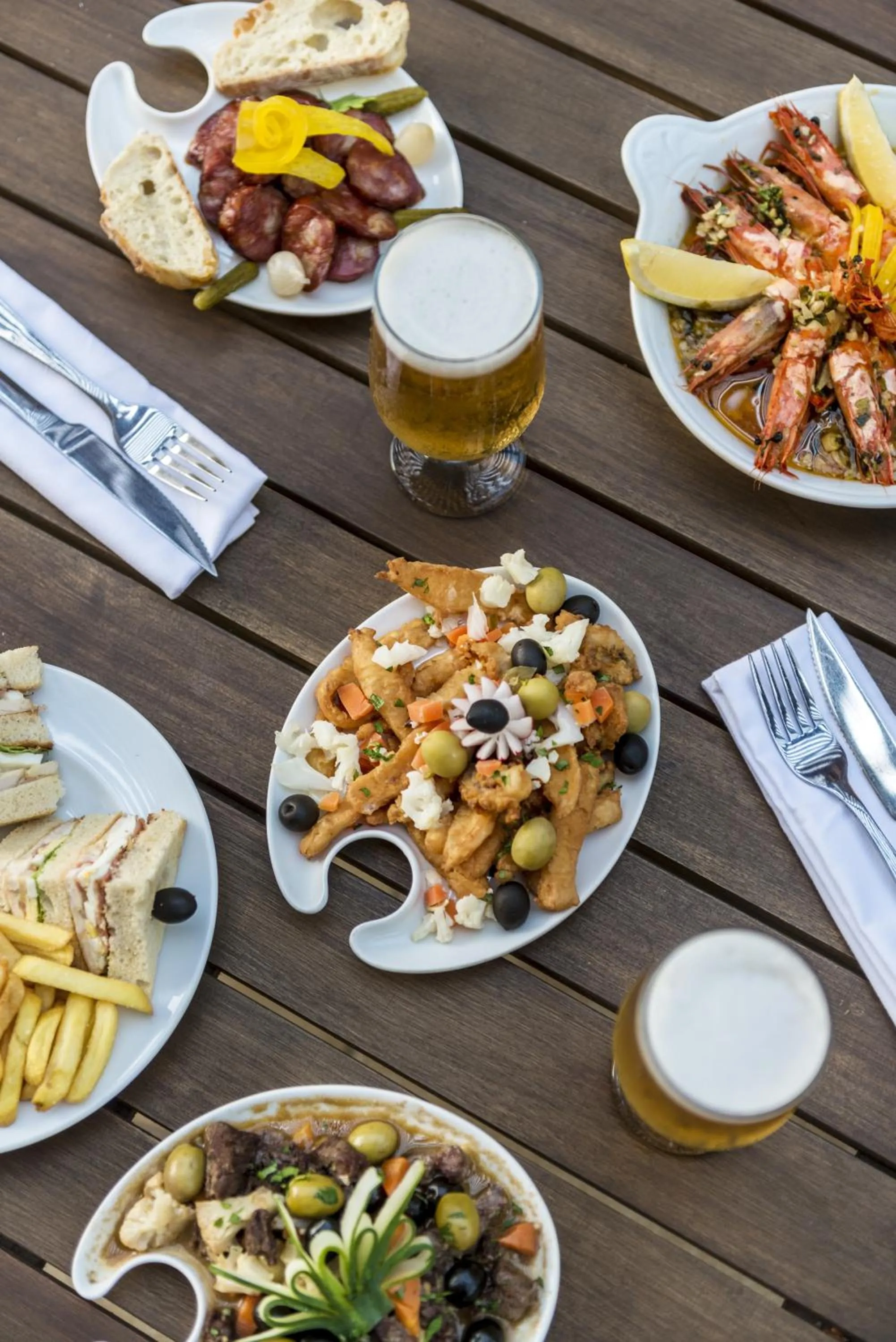 Restaurant/places to eat in Hotel Alvalade