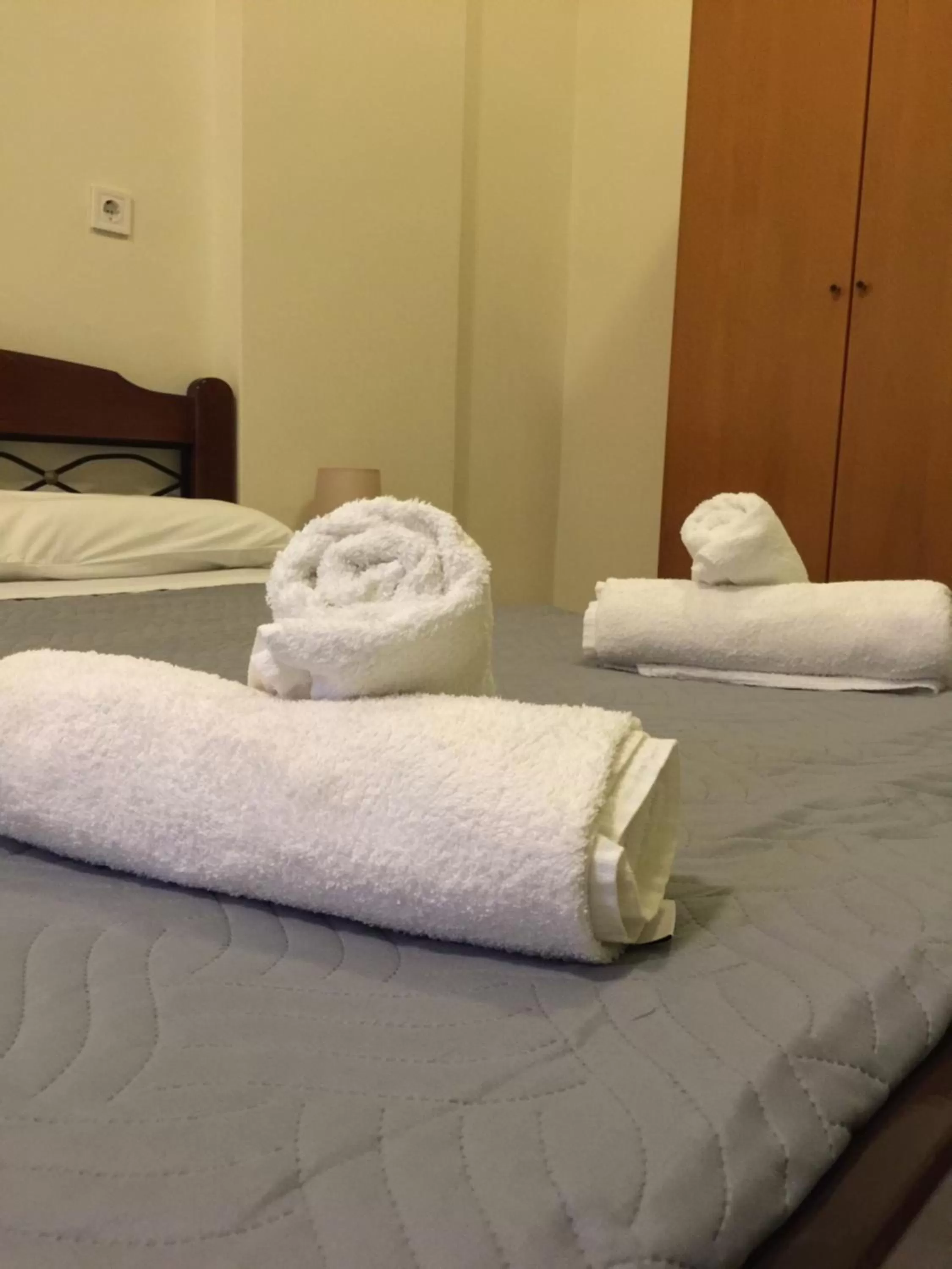 Bed in happyWish Syros