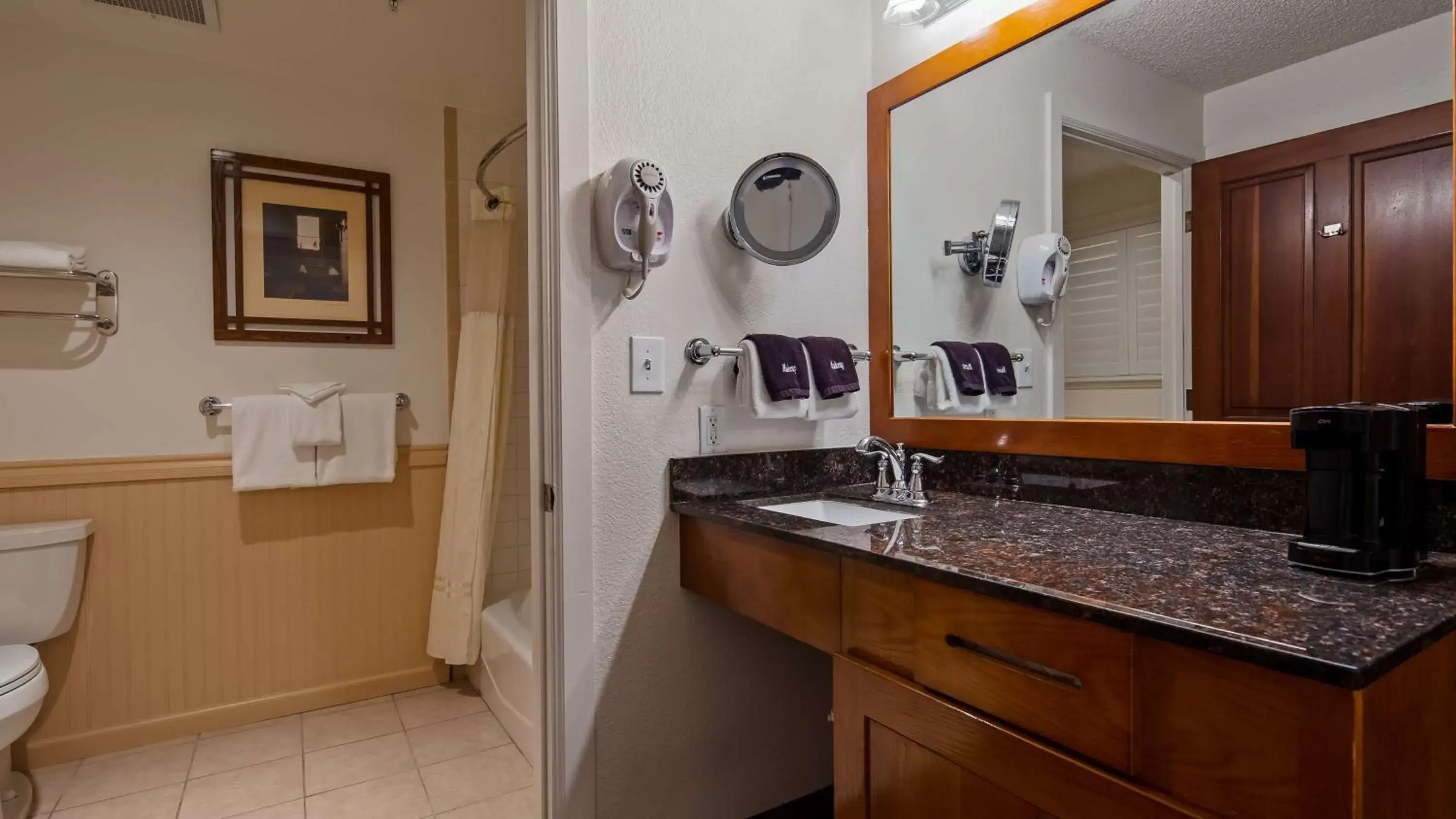 Bathroom in Best Western Sonoma Valley Inn & Krug Event Center