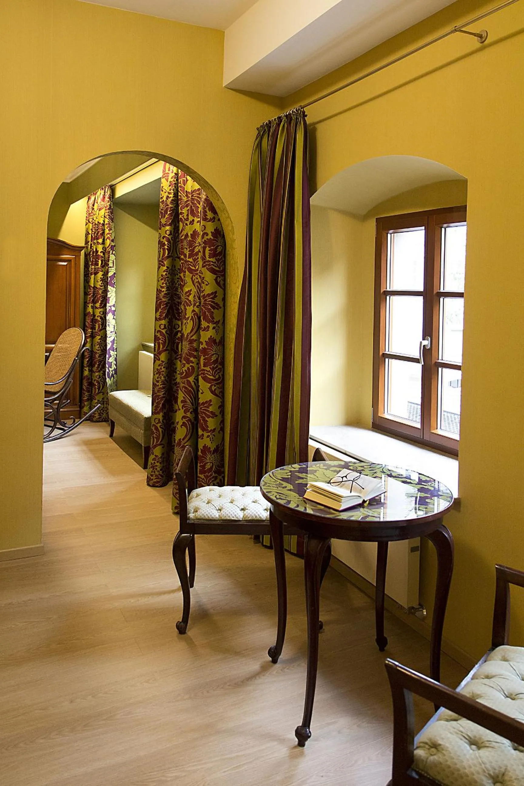 Seating area in Hotel Reichsküchenmeister