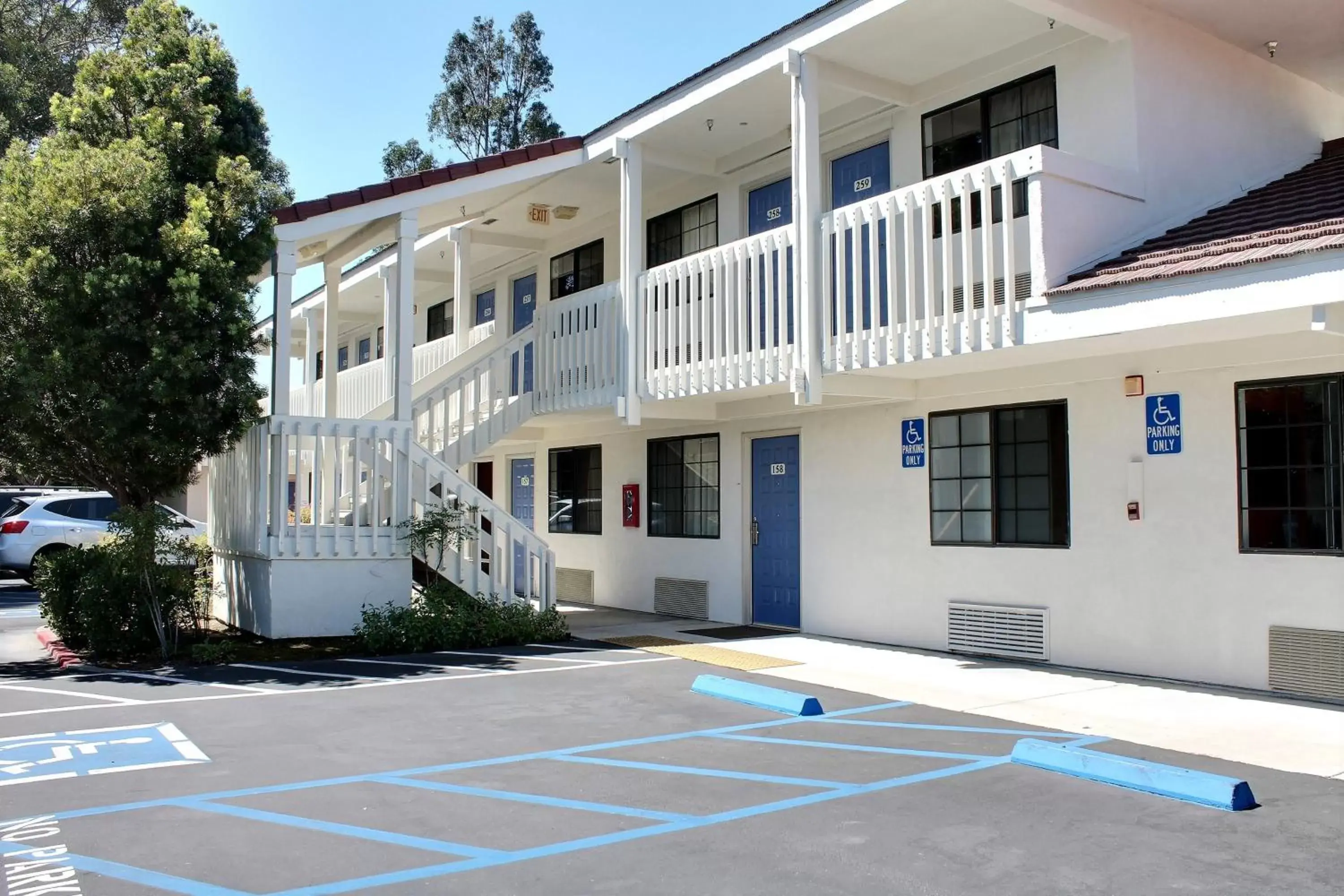 Facade/entrance, Property Building in Motel 6-San Luis Obispo, CA - South