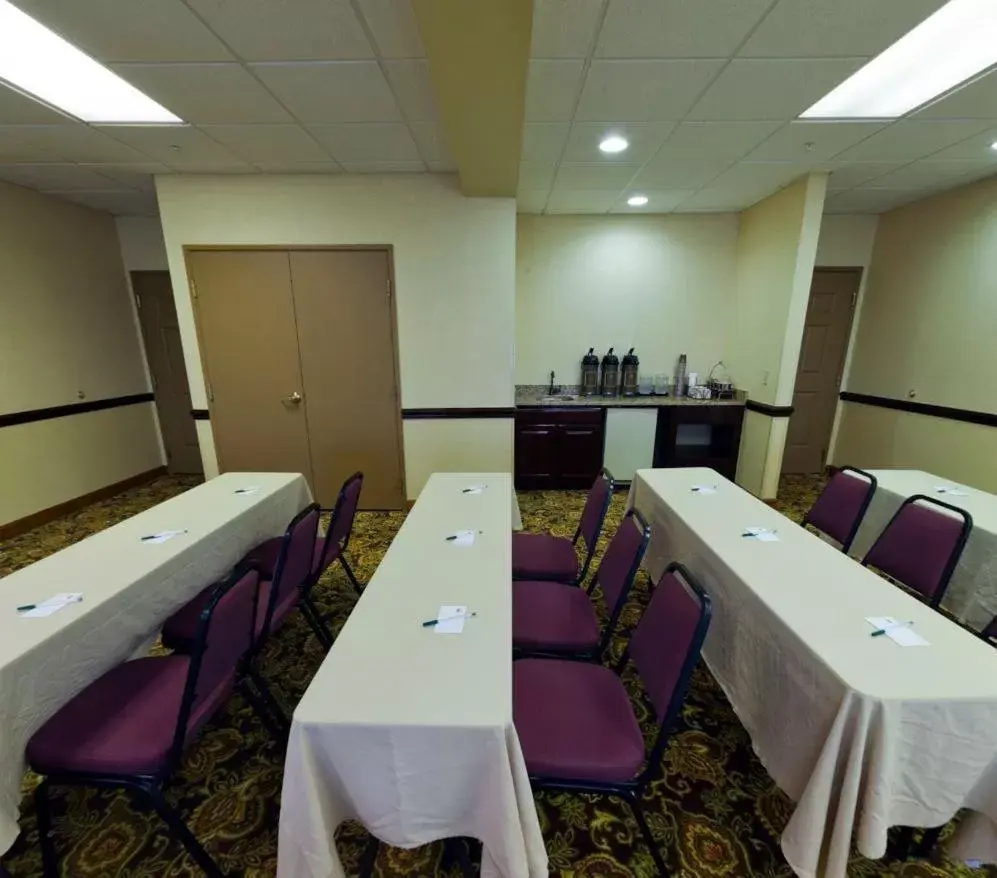 Meeting/conference room in Country Inn & Suites by Radisson, Goldsboro, NC