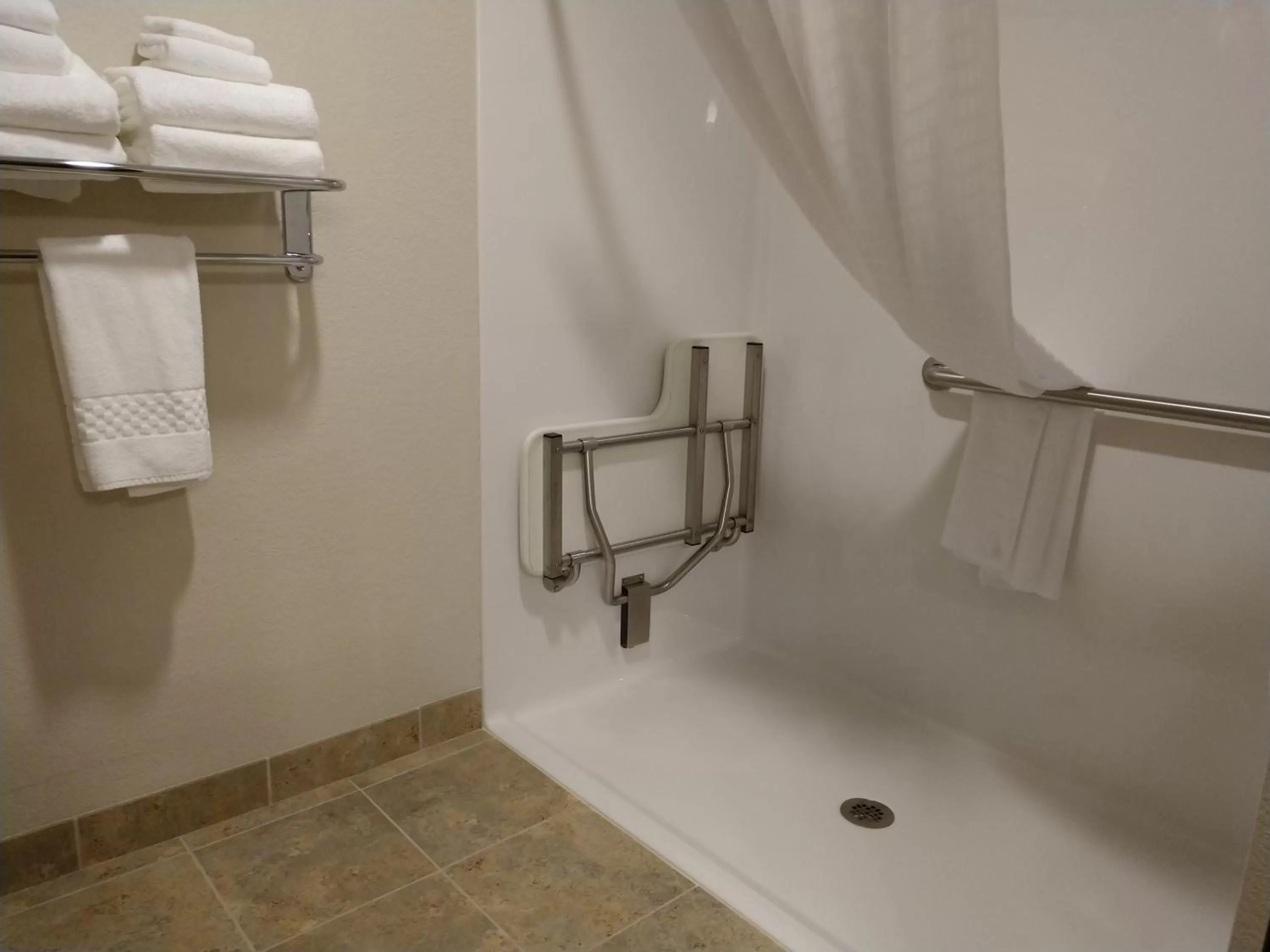 Bathroom in Cobblestone Inn & Suites - Monticello