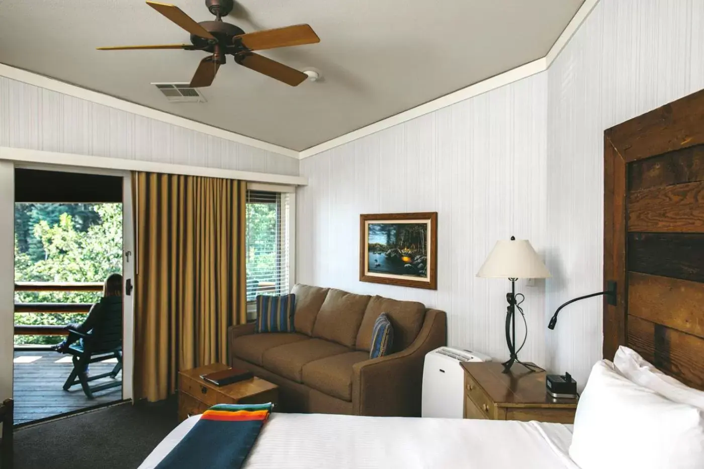 Bed in Sunnyside Resort and Lodge Bed in Sunnyside Resort and Lodge