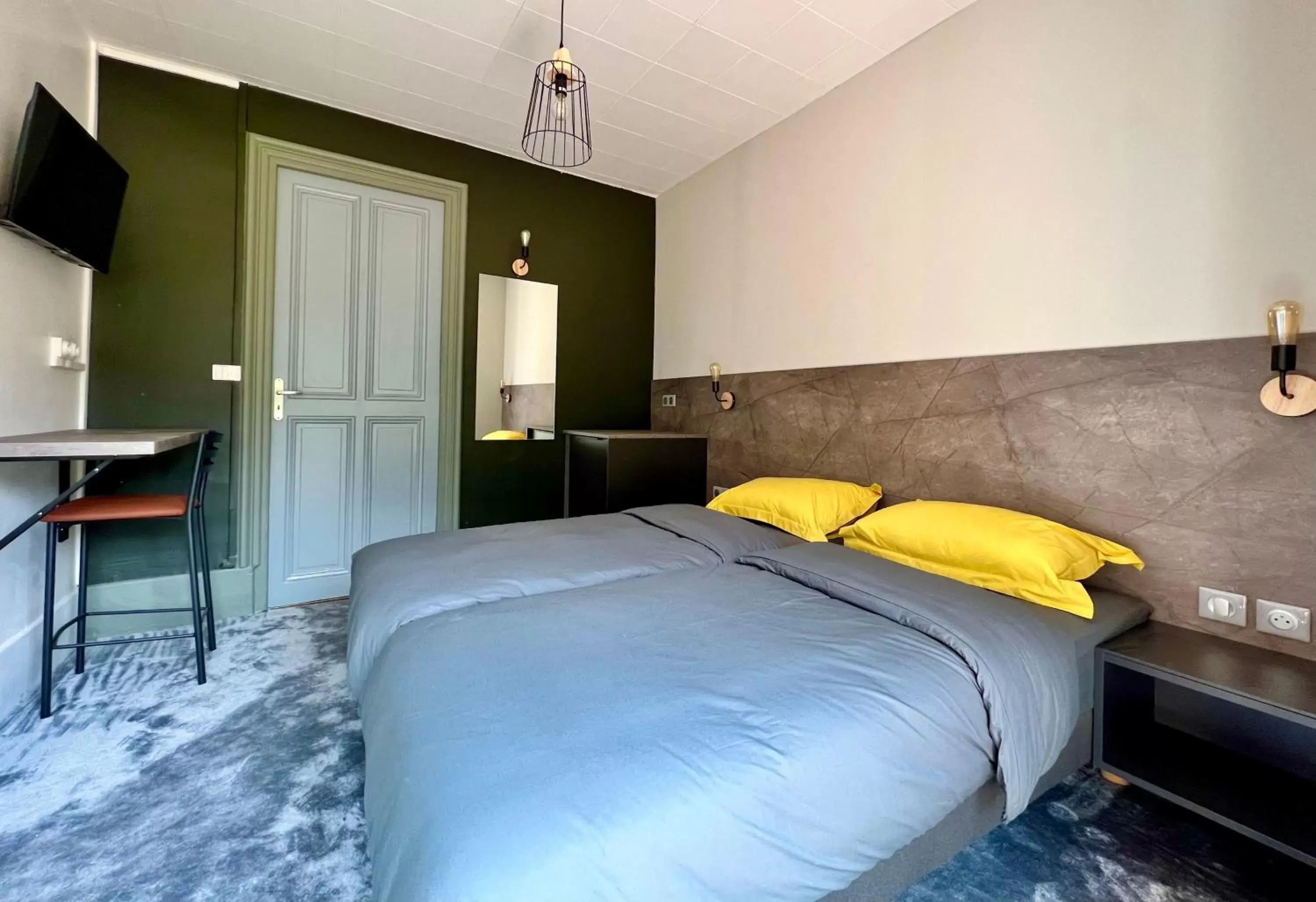 Bedroom, Bed in Appart'hôtel Les Célestins