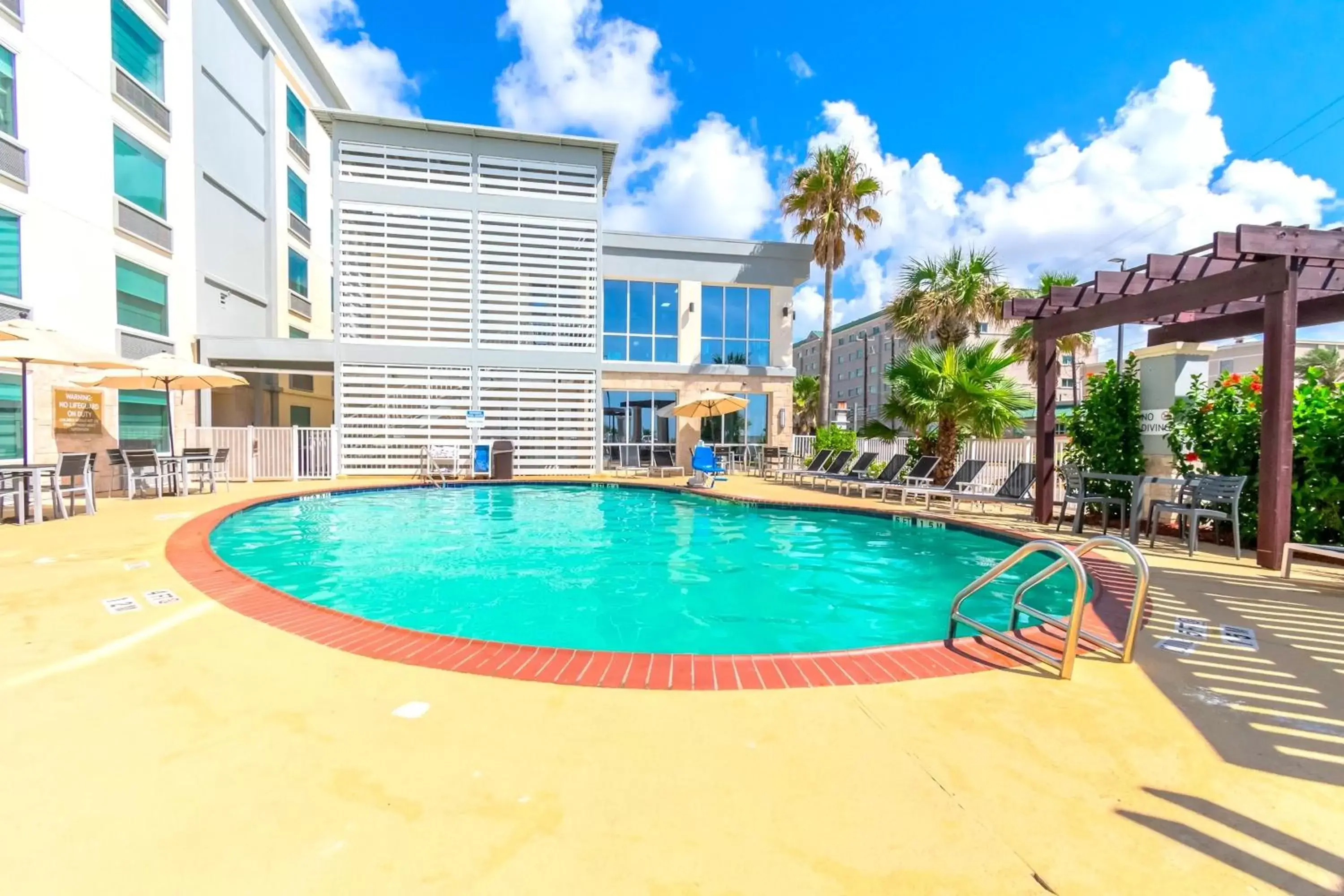 Swimming Pool in Clarion Pointe Galveston Seawall
