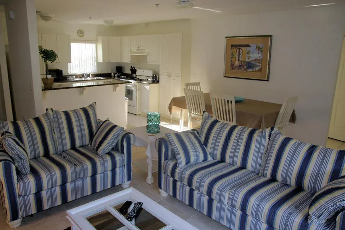 Living room, Seating Area in Lakeside Vacations