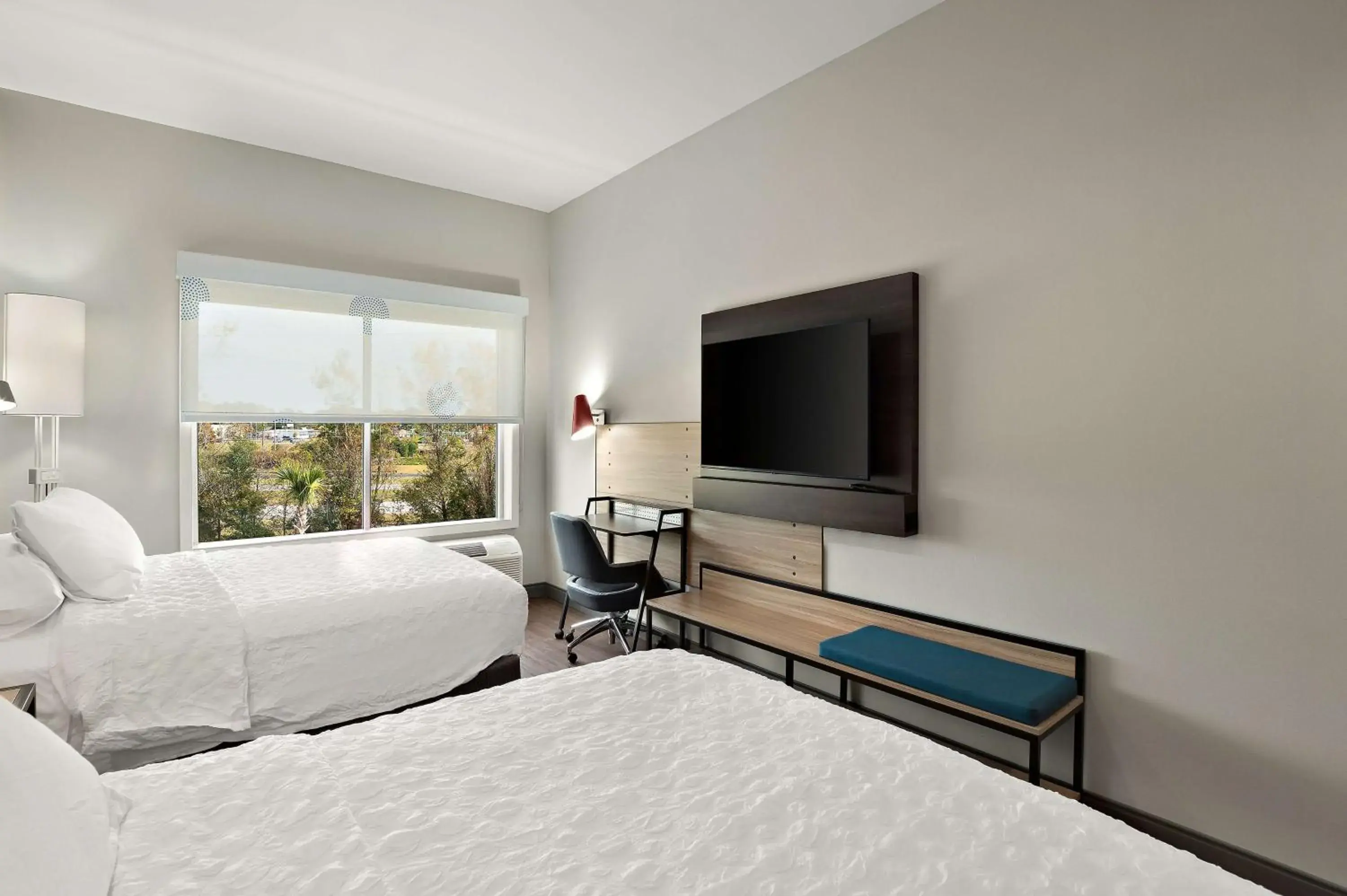 Bed, TV/Entertainment Center in Tru By Hilton Santee